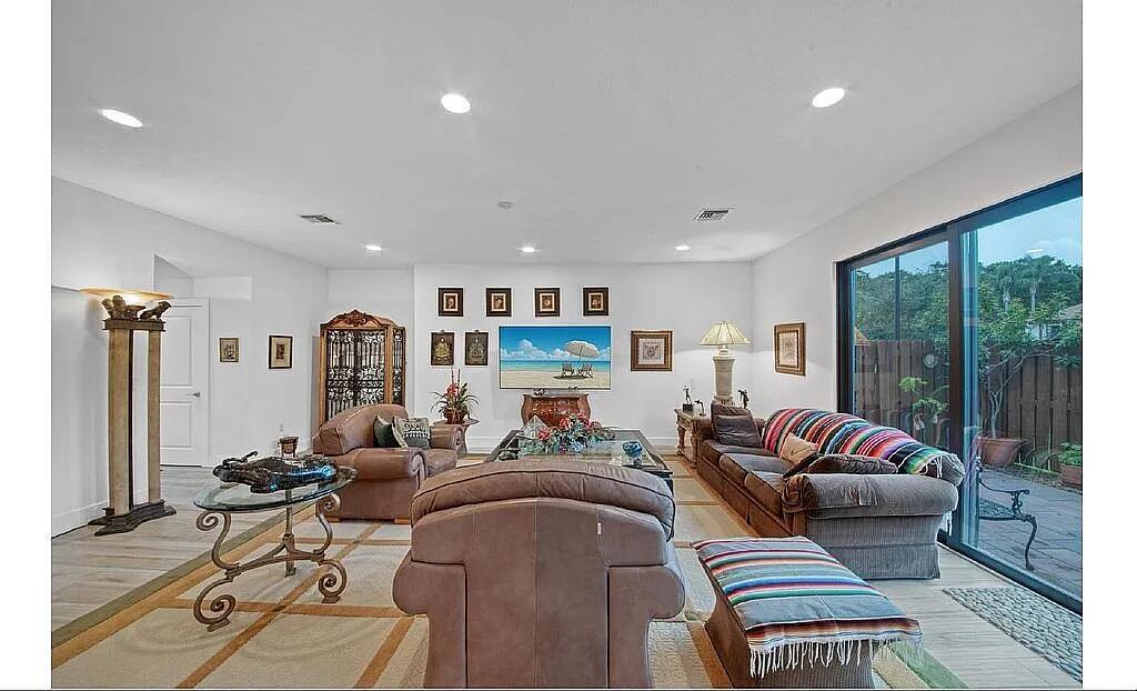 3199 Santa Catalina Place Property Photo 2