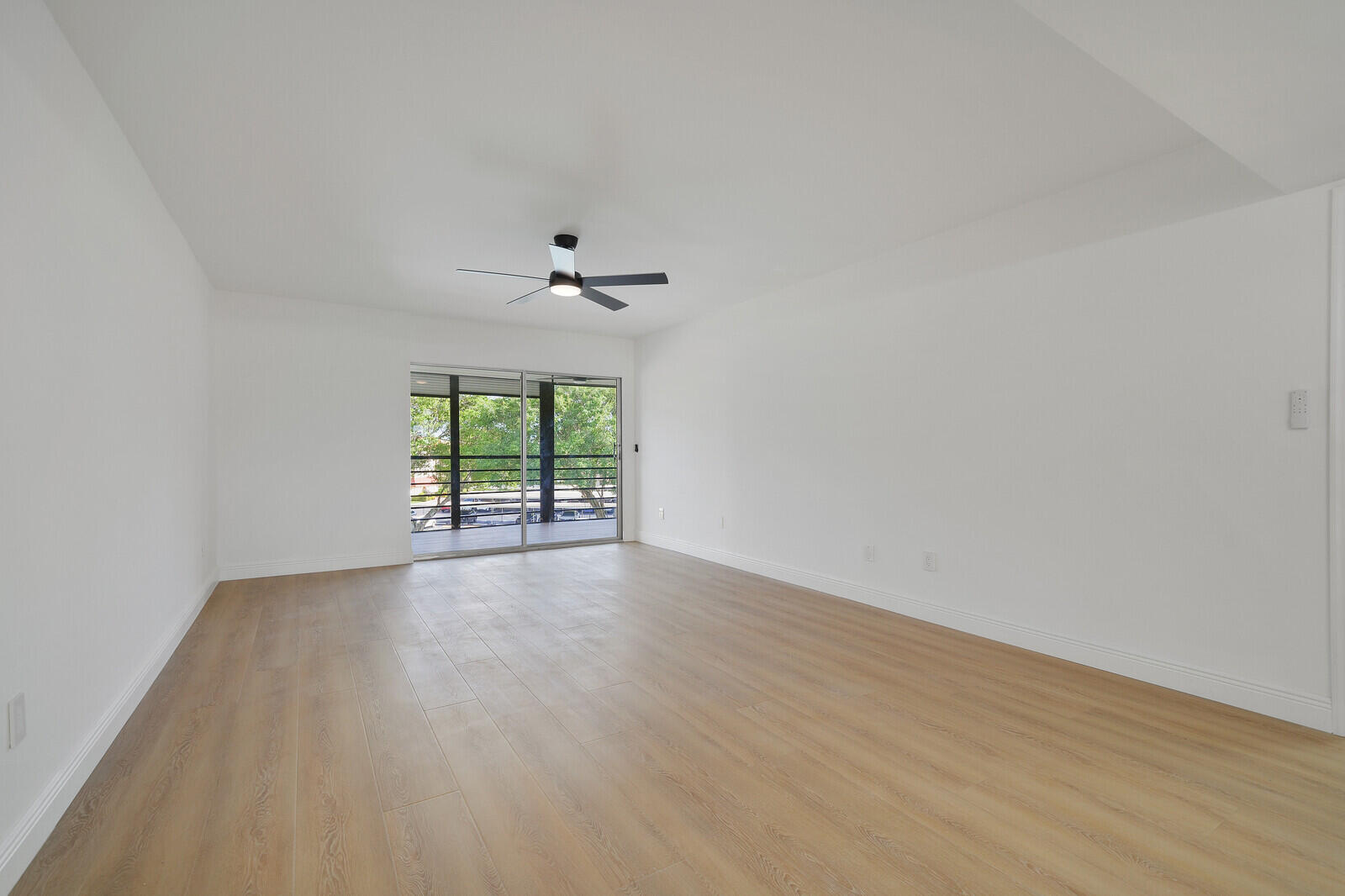 23345 Carolwood Lane 406 Property Photo 10