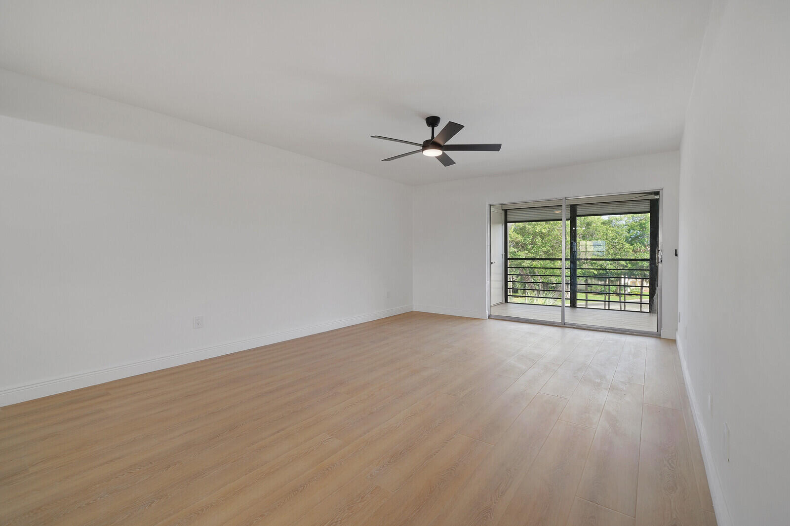 23345 Carolwood Lane 406 Property Photo 11