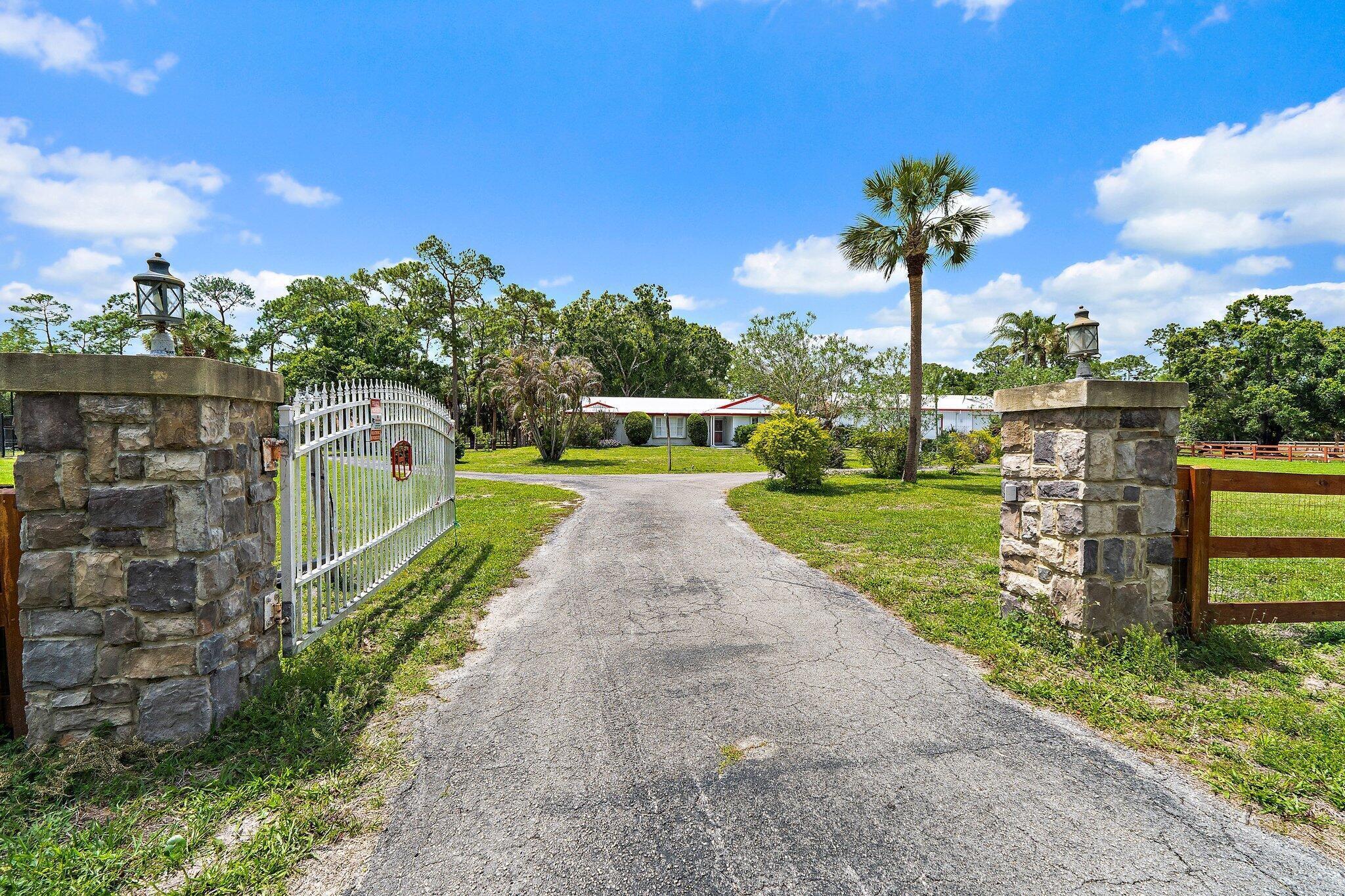 16411 Jupiter Farms Road Property Photo 9