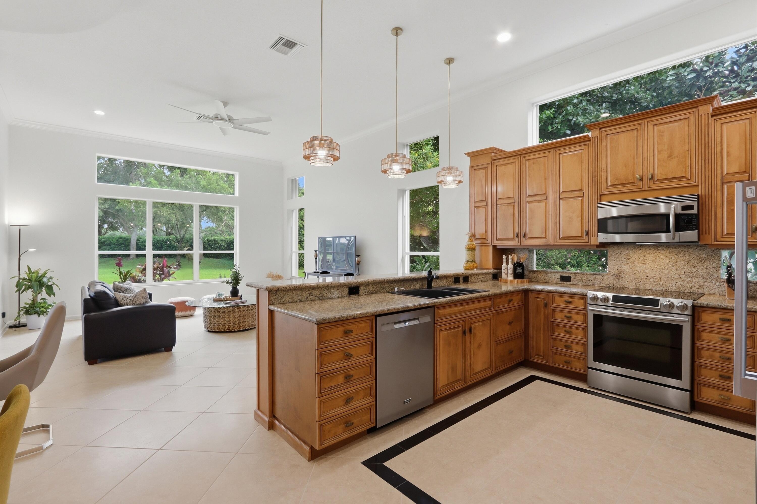 6812 Molakai Circle Property Photo 13