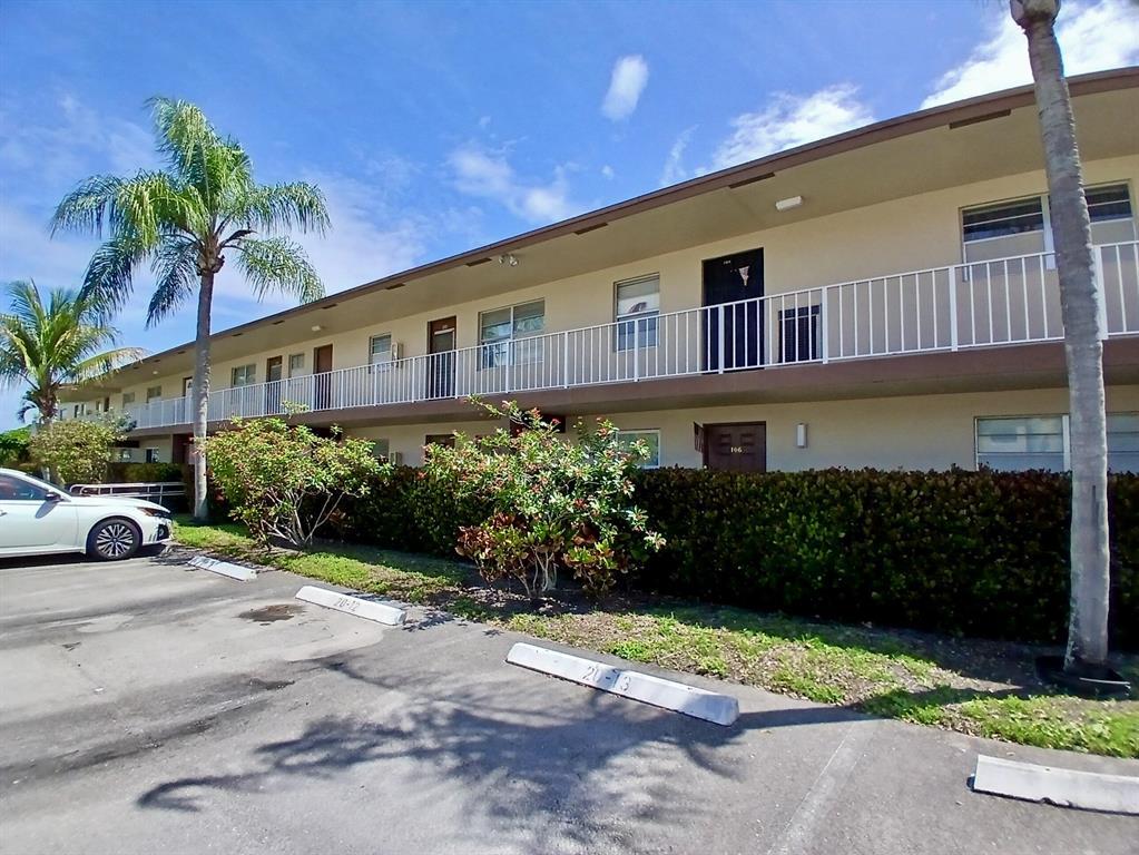 7400 NW 5TH Place 105