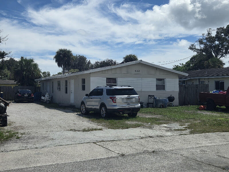 422 N 18TH N Street