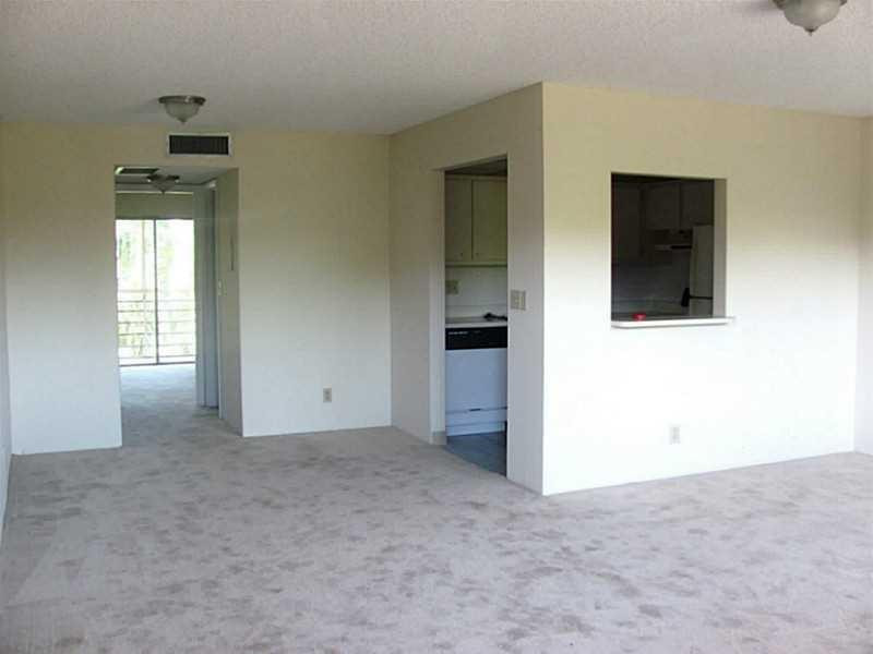 2000 Springdale Boulevard 311 Property Photo 3
