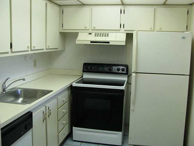 2000 Springdale Boulevard 311 Property Photo 4