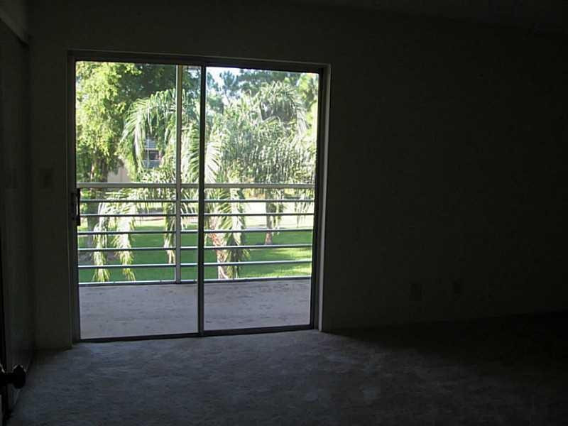 2000 Springdale Boulevard 311 Property Photo 6