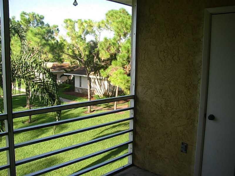 2000 Springdale Boulevard 311 Property Photo 10