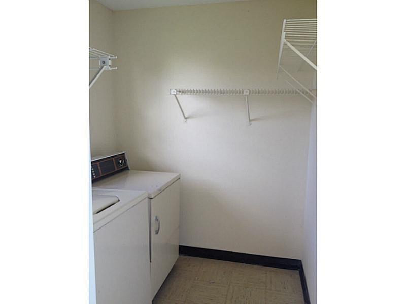 2000 Springdale Boulevard 311 Property Photo 11