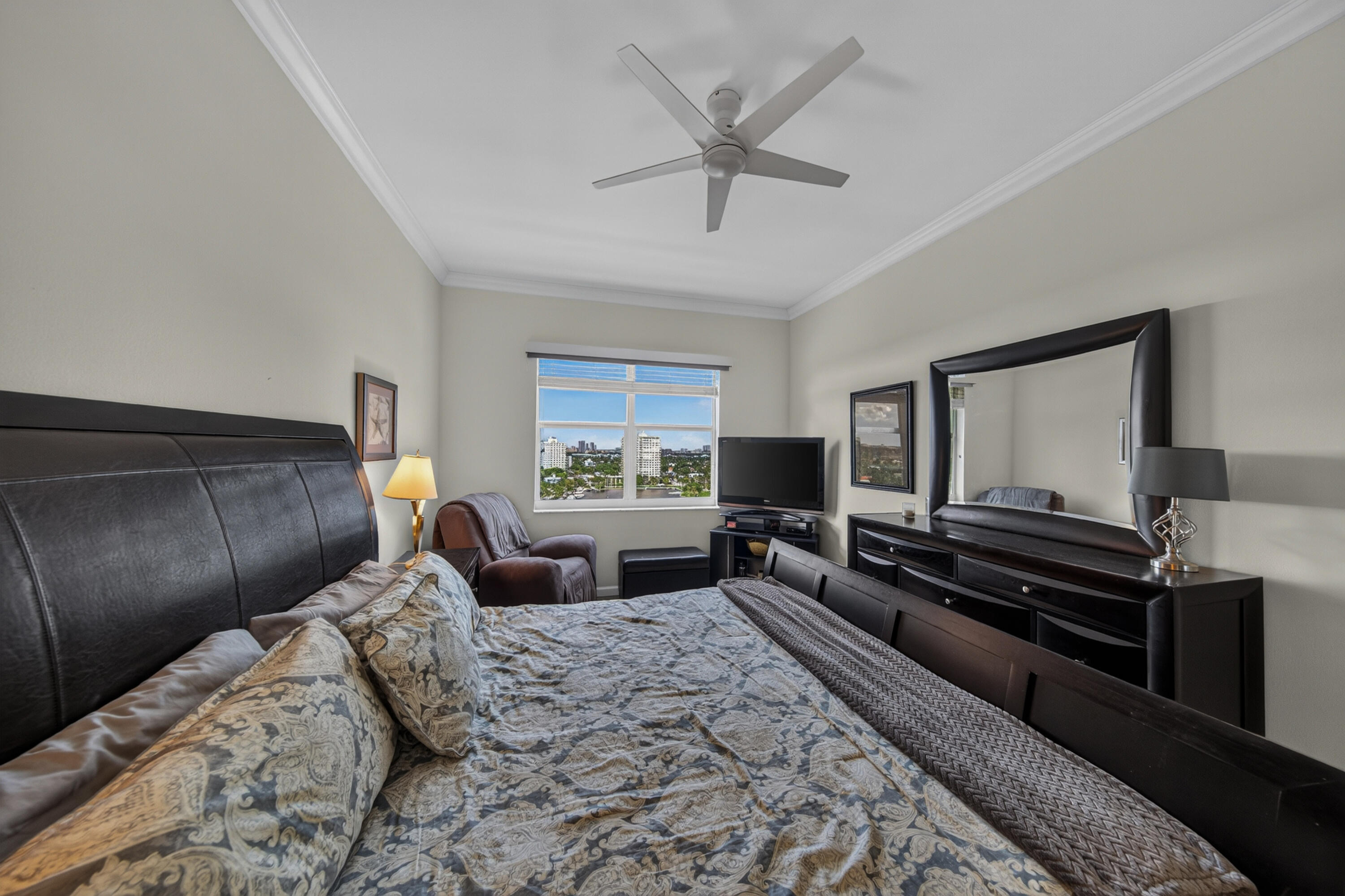 1 Las Olas Circle 1507 Property Photo 3