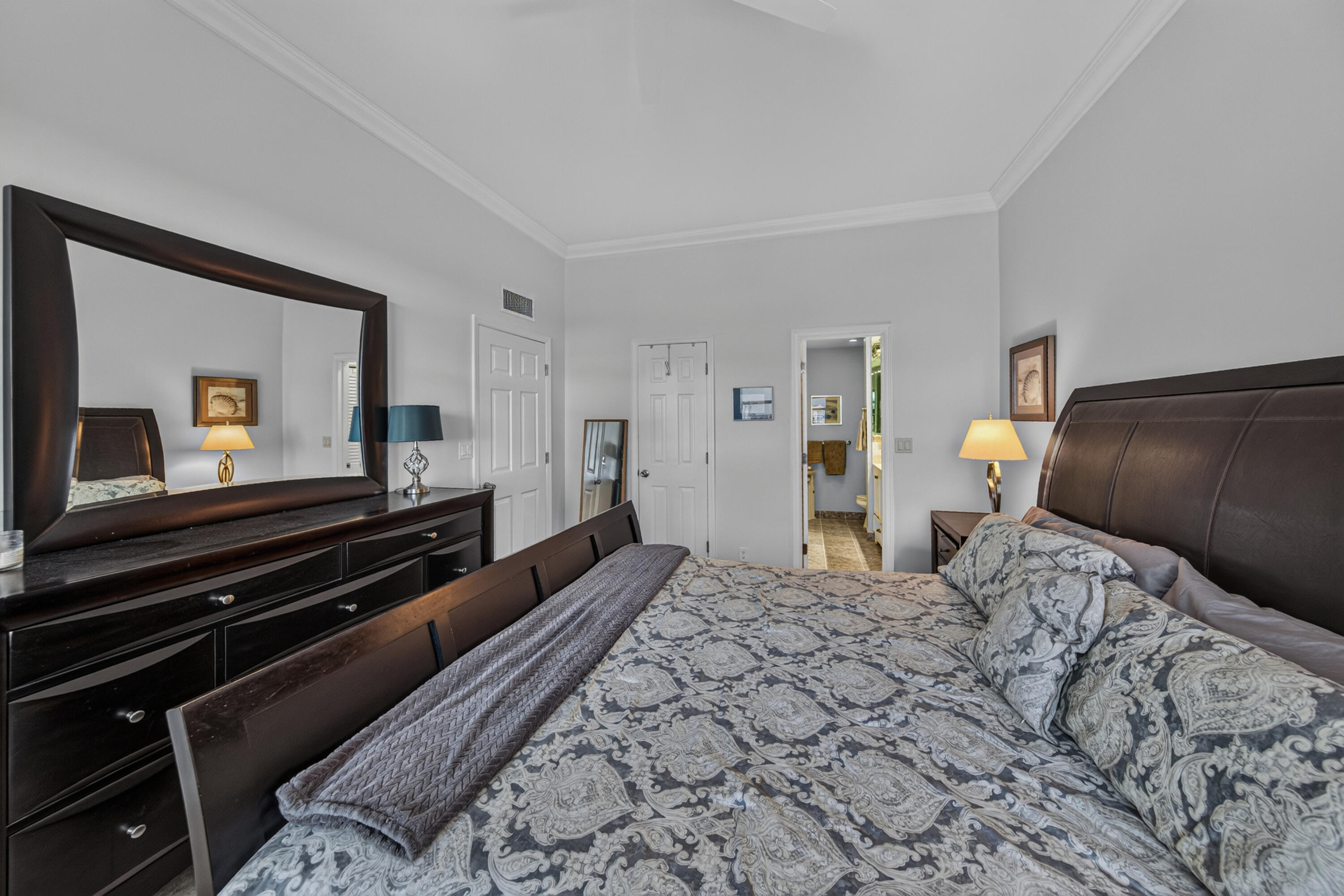 1 Las Olas Circle 1507 Property Photo 4