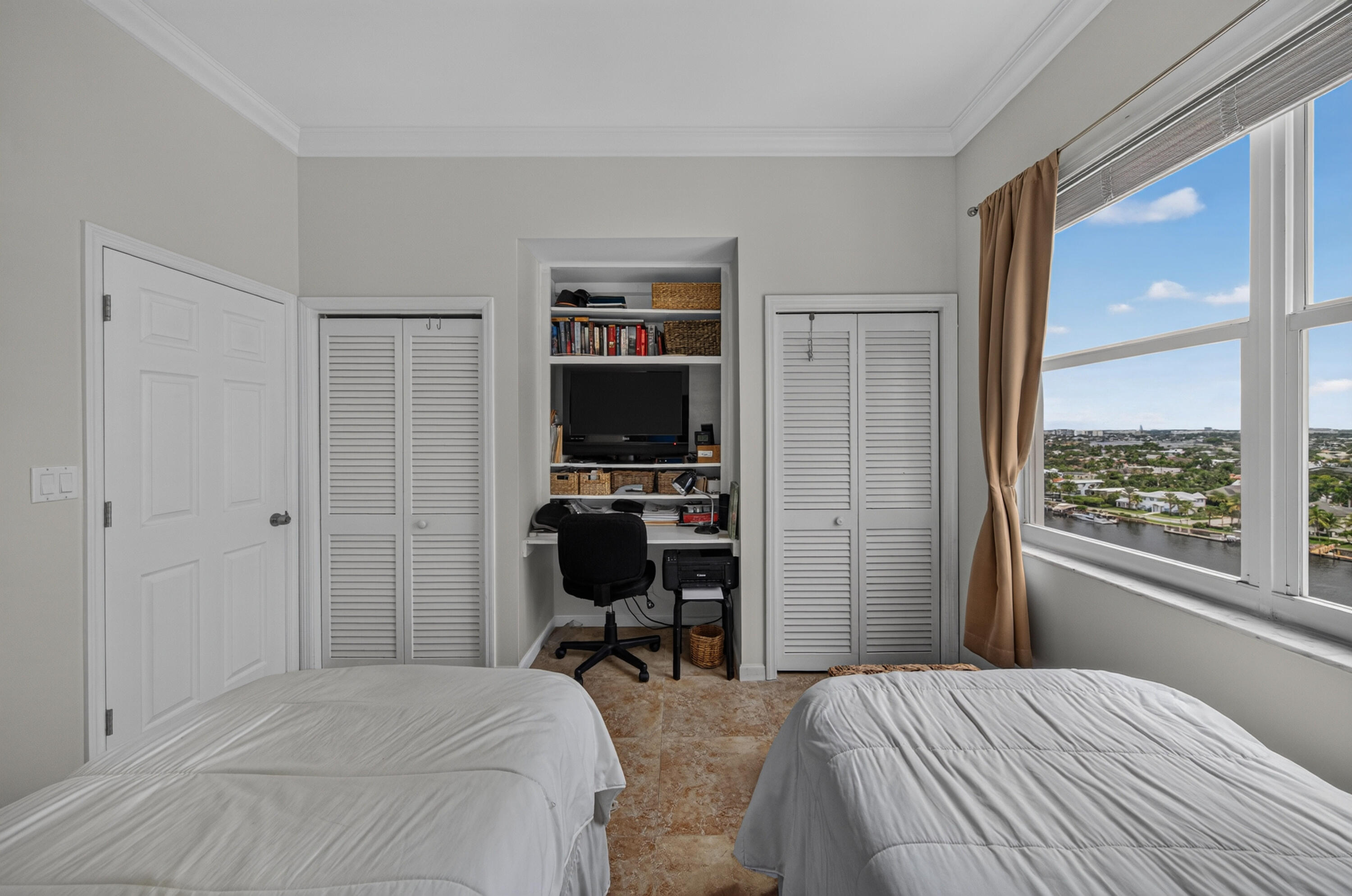 1 Las Olas Circle 1507 Property Photo 11