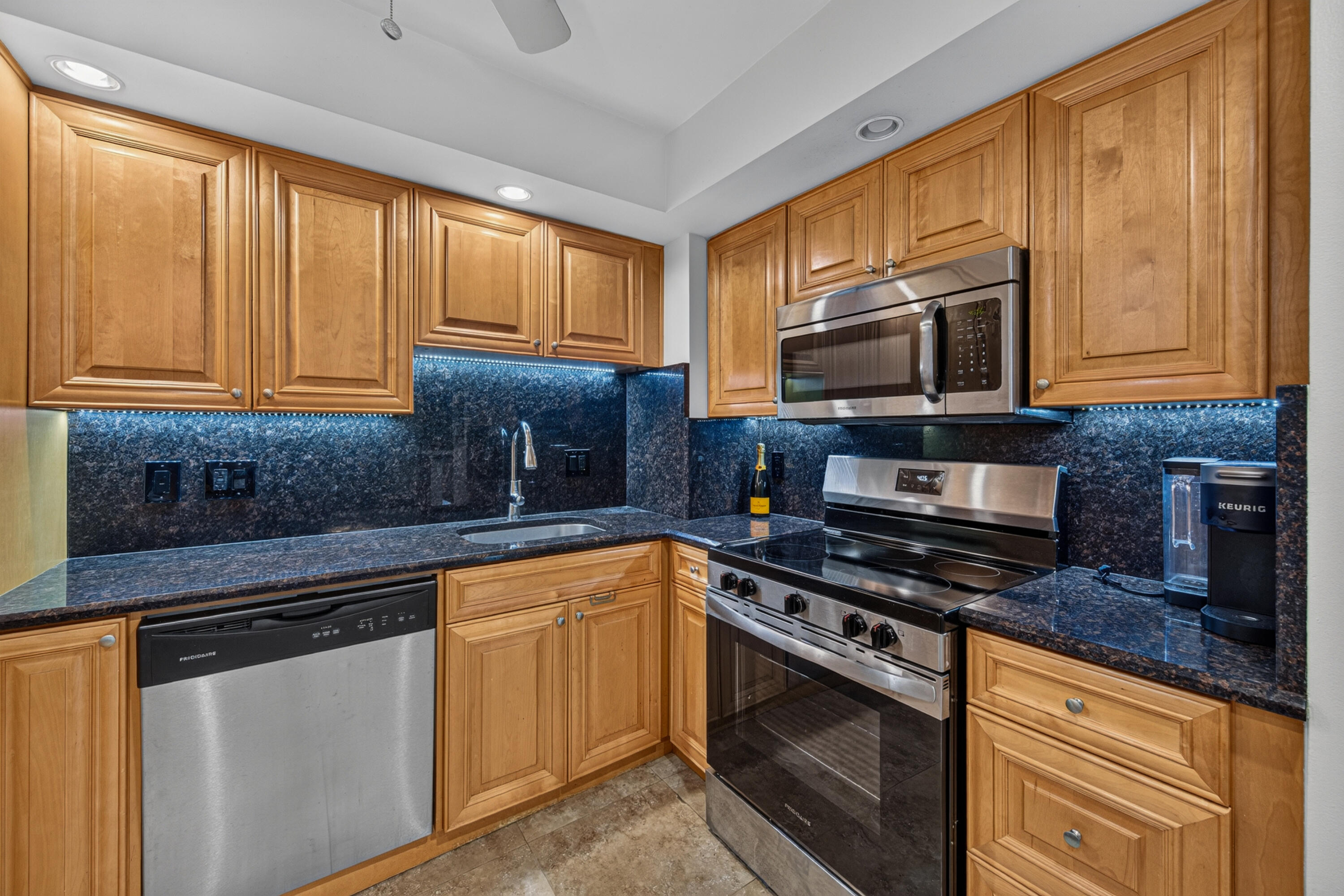 1 Las Olas Circle 1507 Property Photo 21