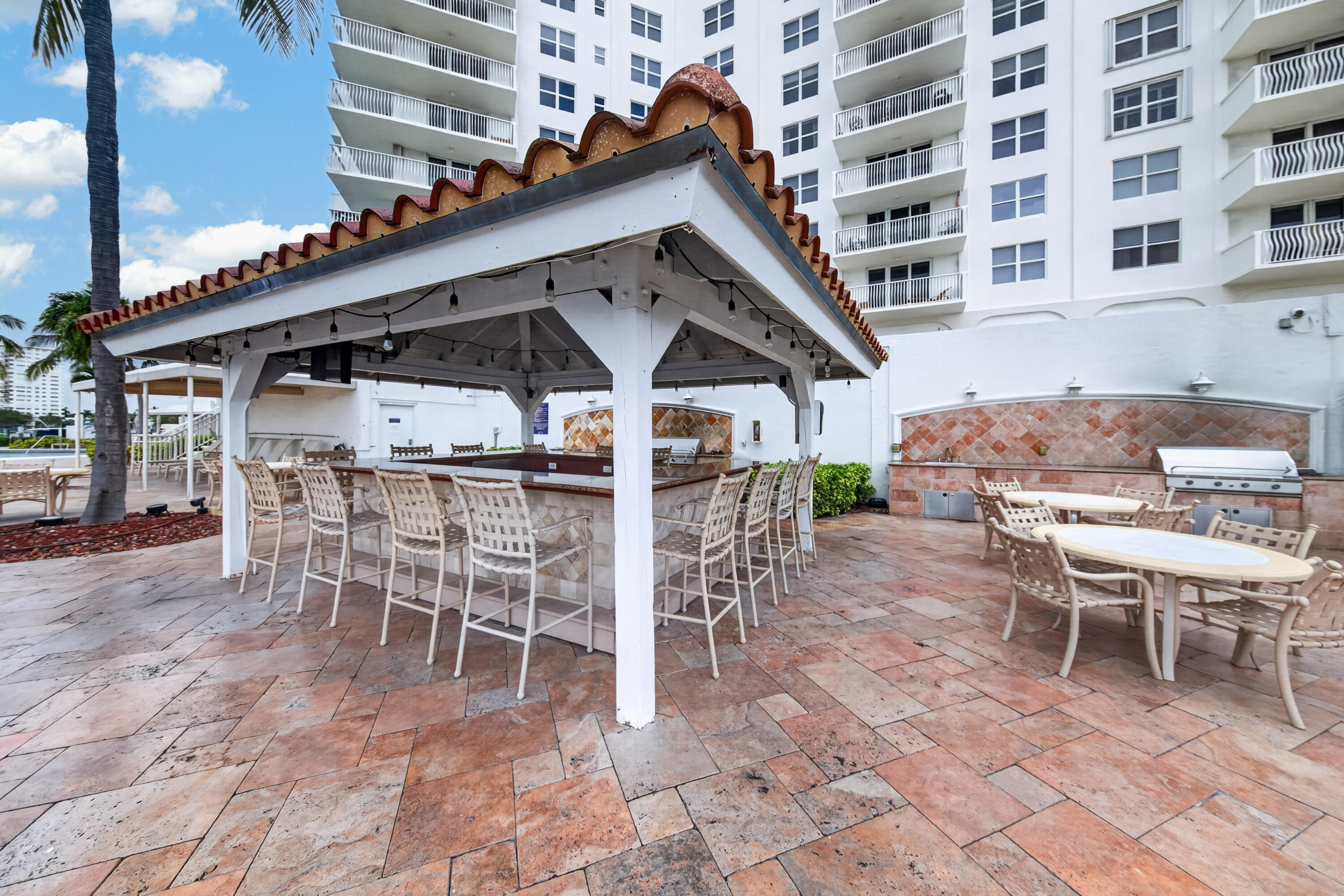 1 Las Olas Circle 1507 Property Photo 44