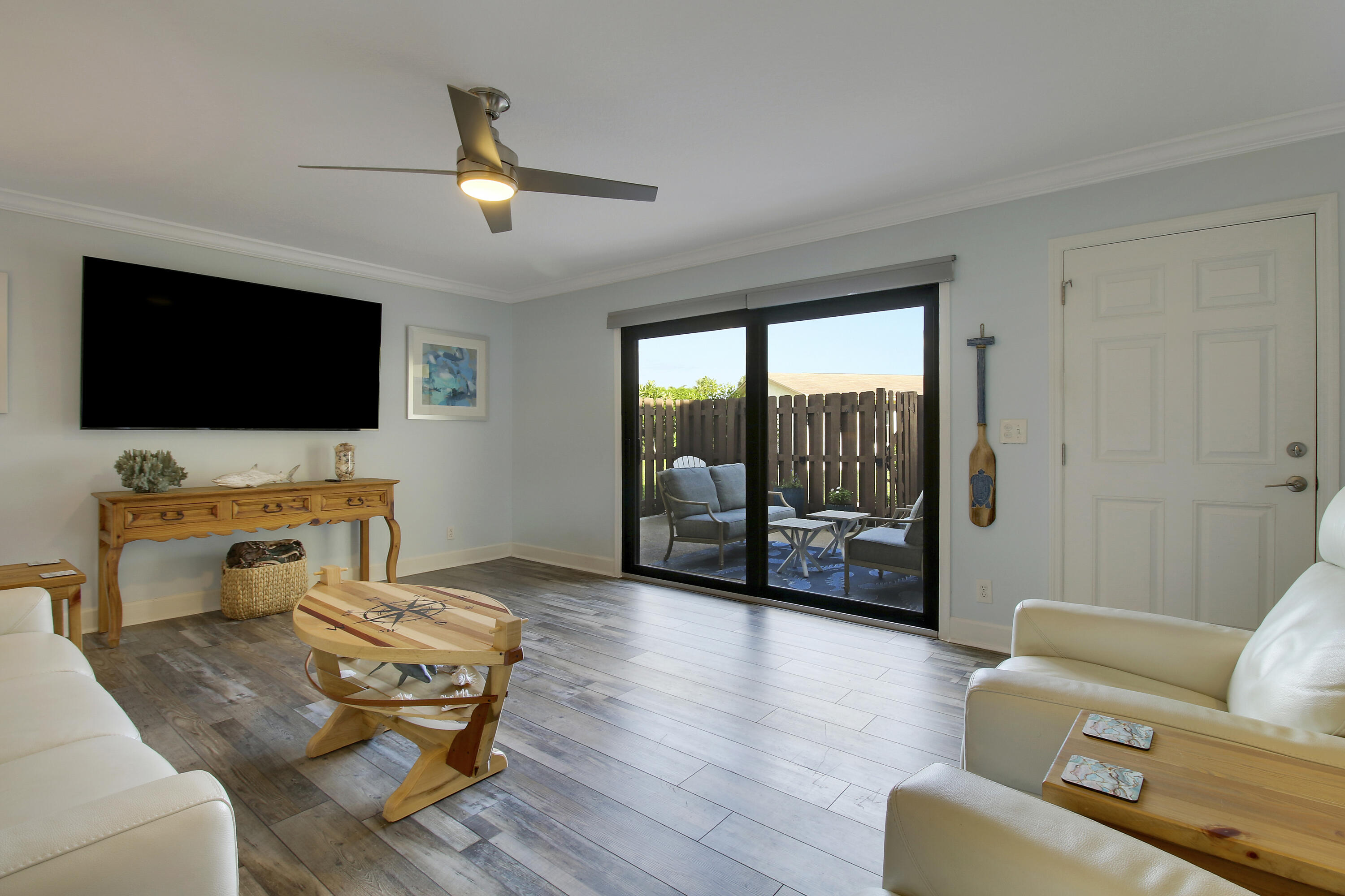 110 N Delaware Boulevard 8b Property Photo 8