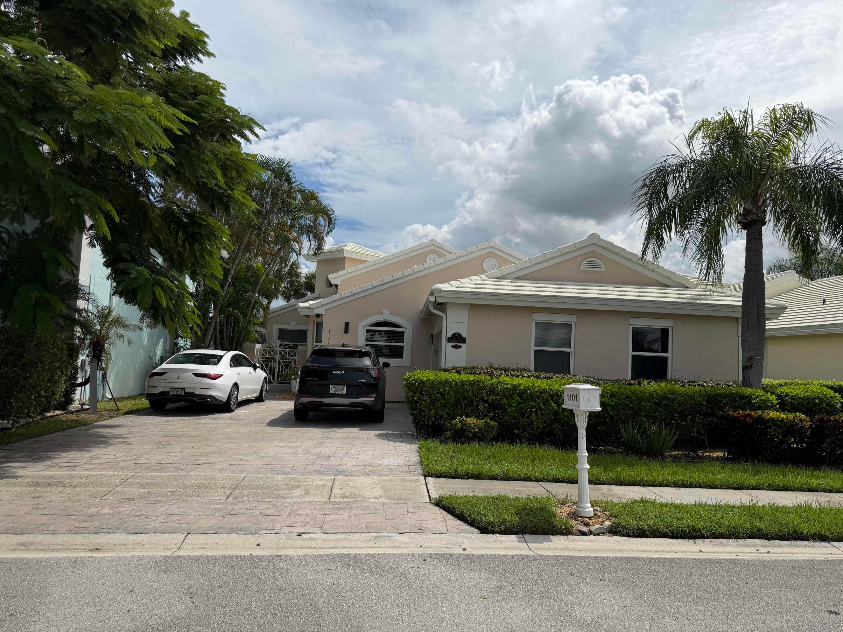 1101 Wilshire Circle E Property Photo 1