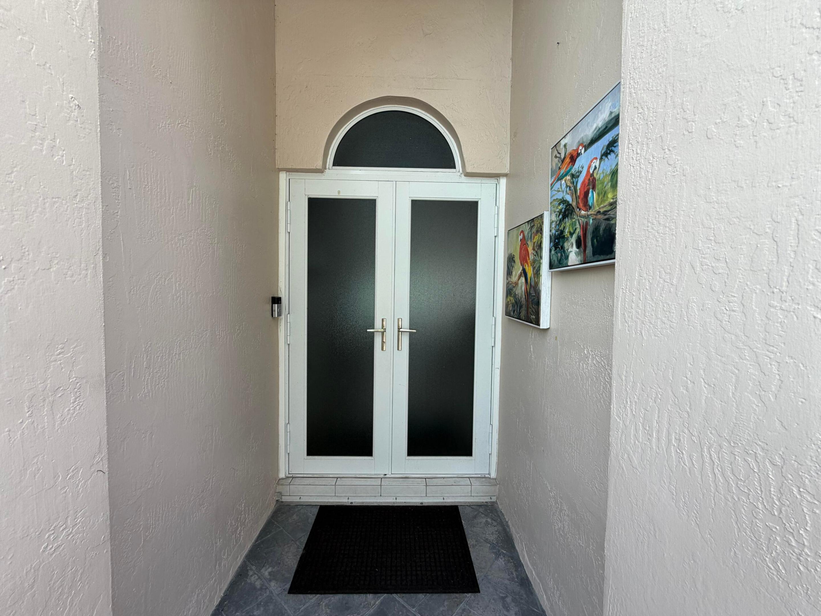 1101 Wilshire Circle E Property Photo 3
