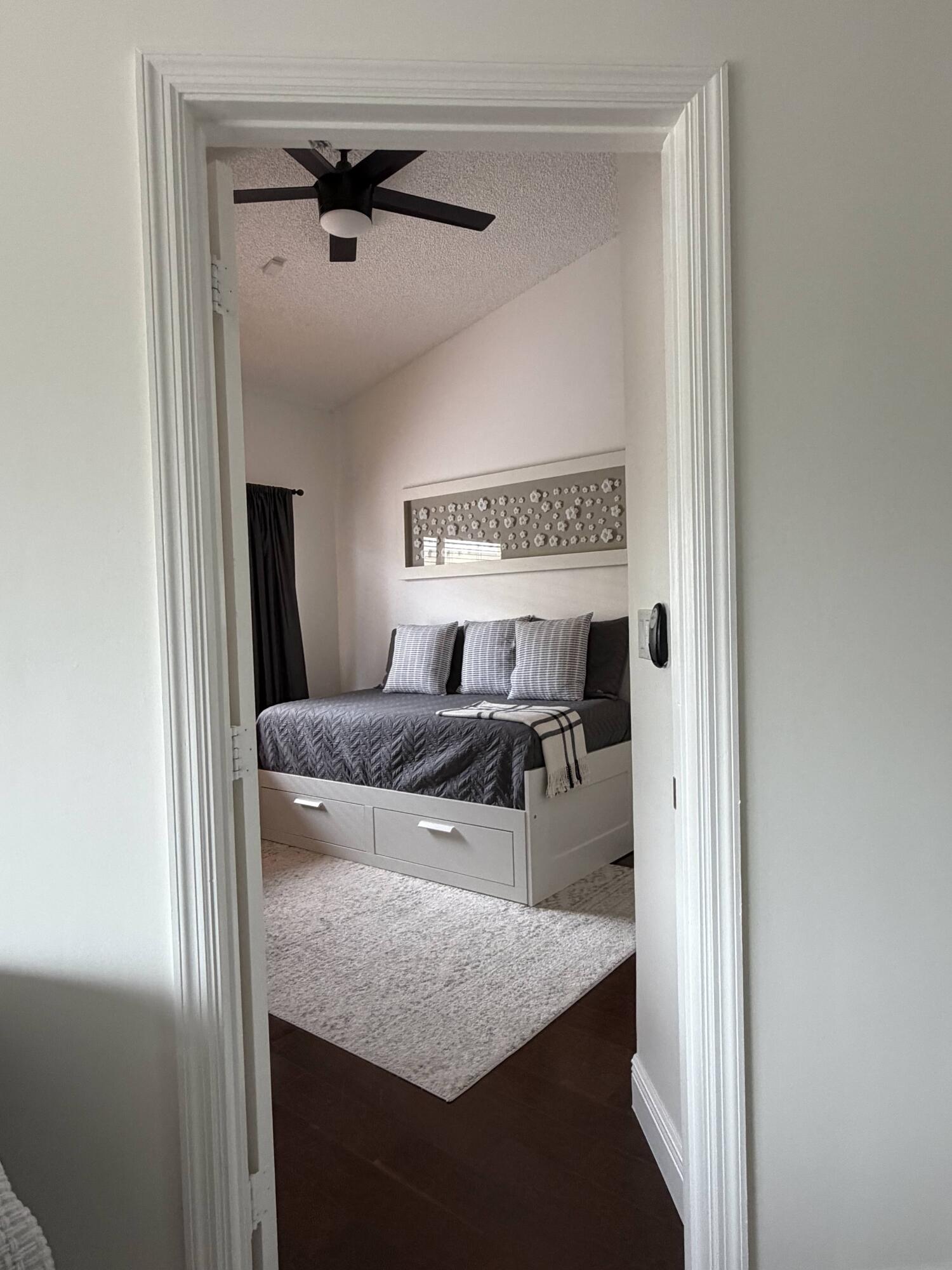 1101 Wilshire Circle E Property Photo 6