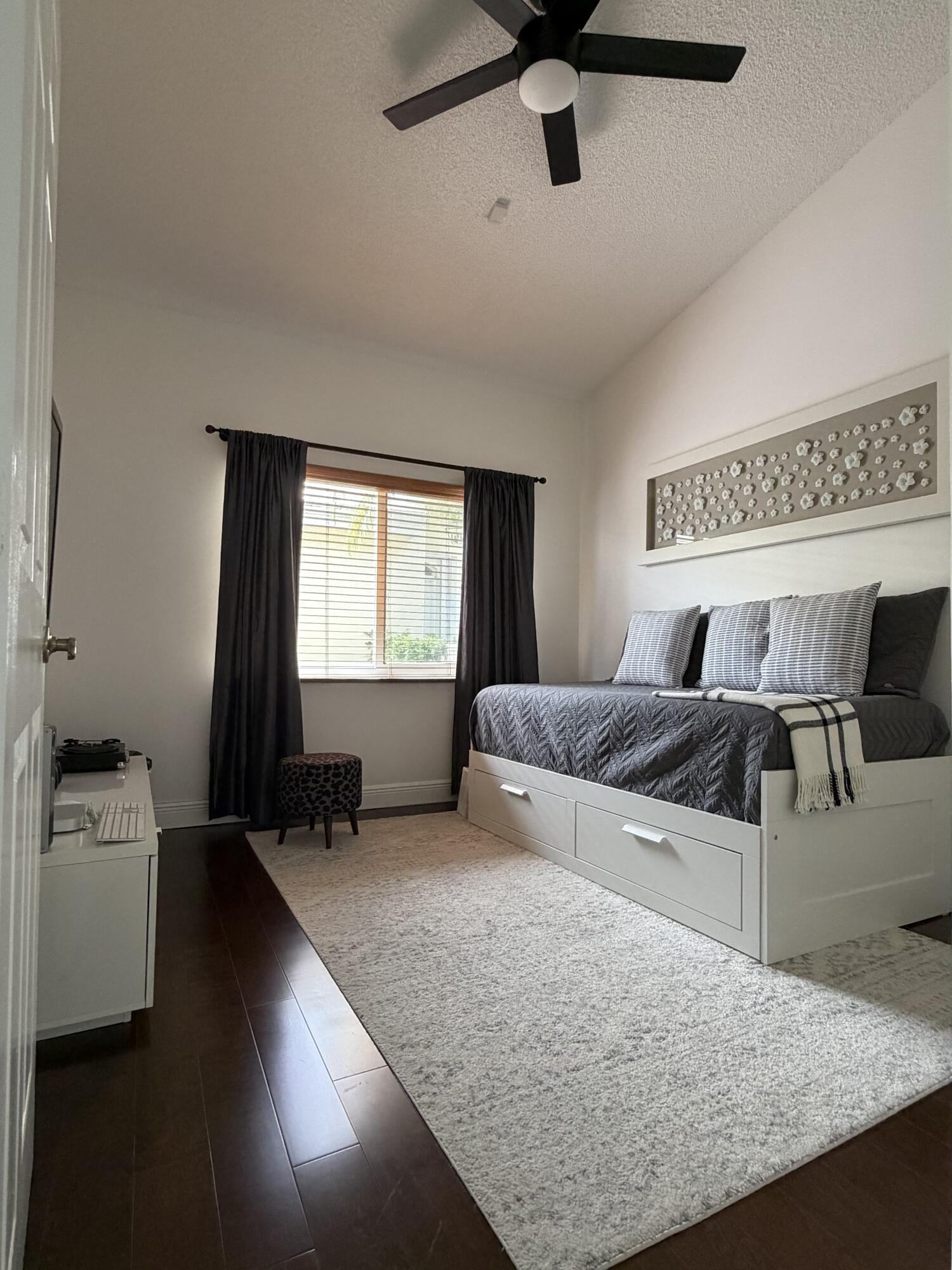 1101 Wilshire Circle E Property Photo 7