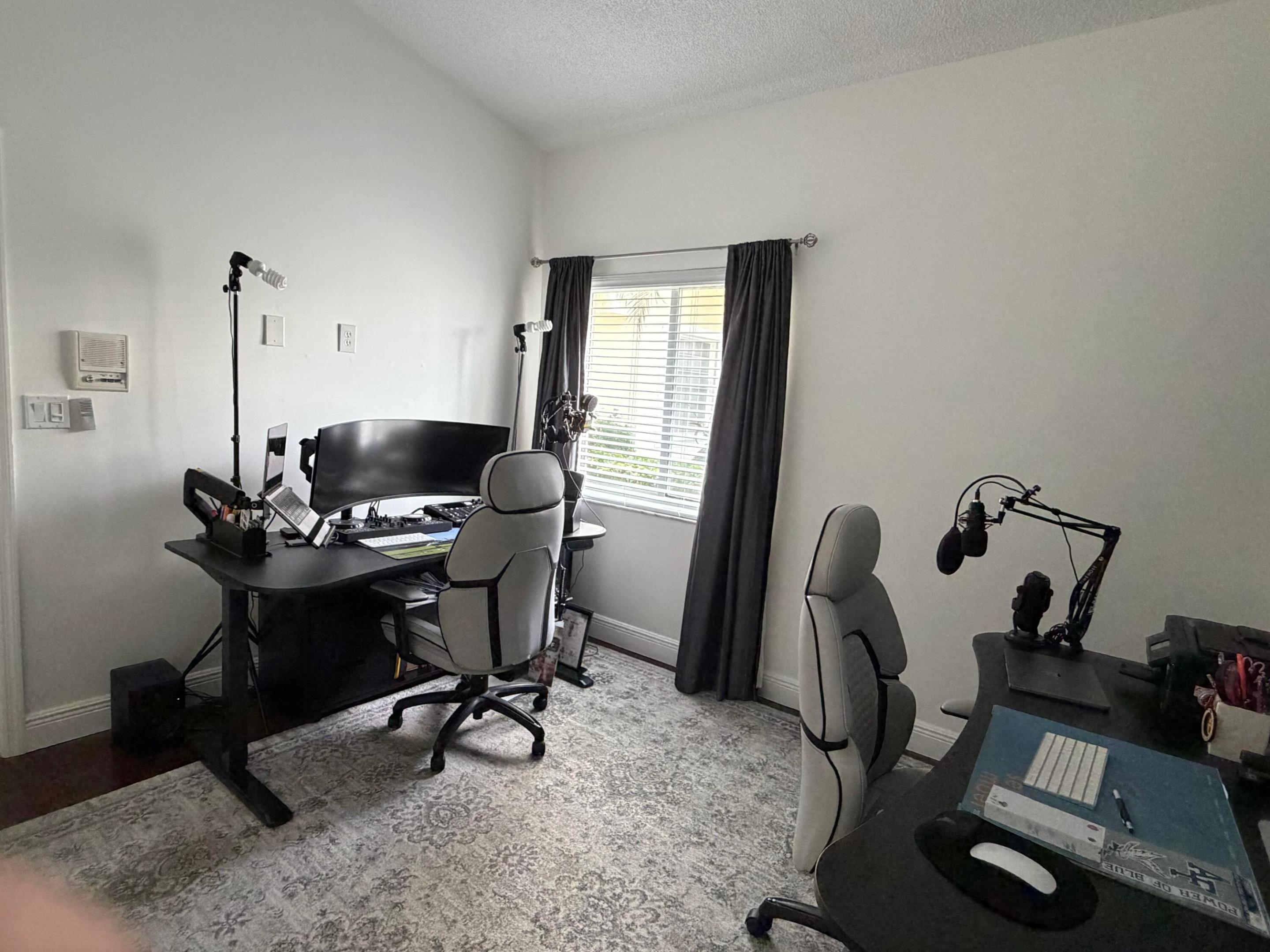 1101 Wilshire Circle E Property Photo 10