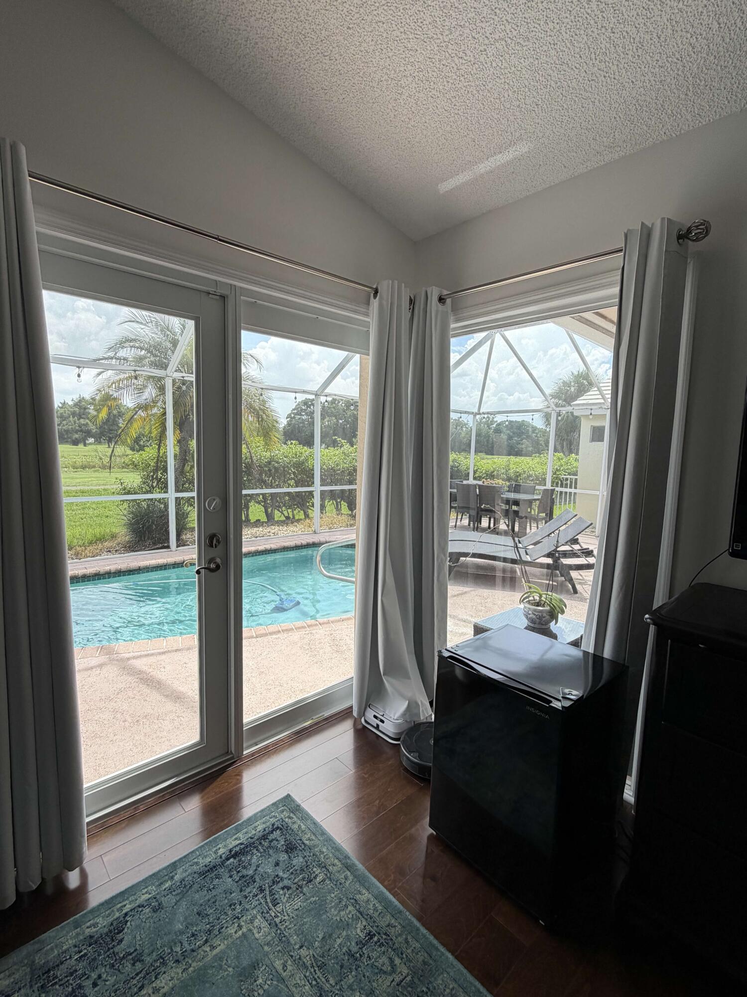 1101 Wilshire Circle E Property Photo 14