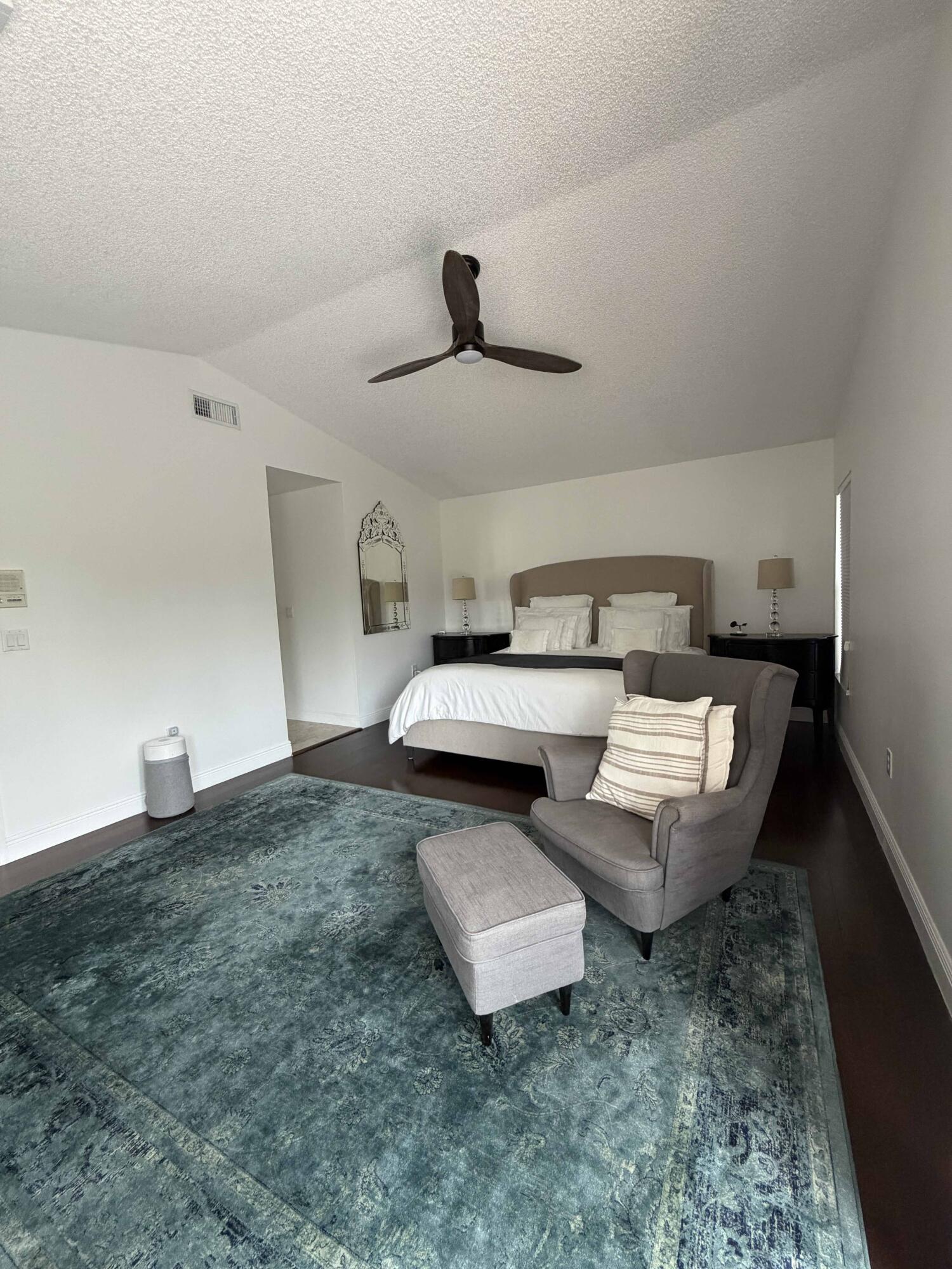 1101 Wilshire Circle E Property Photo 16