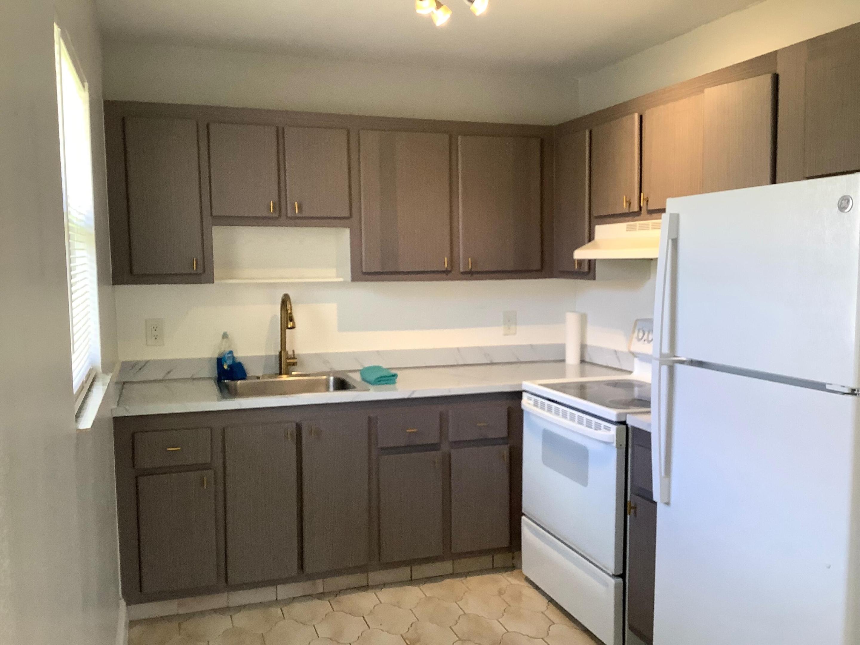 189 Saxony D Property Photo 1