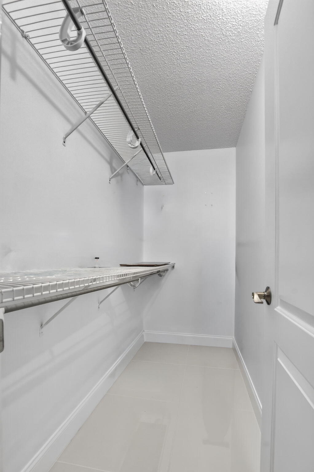 1061 Exeter D Property Photo 21
