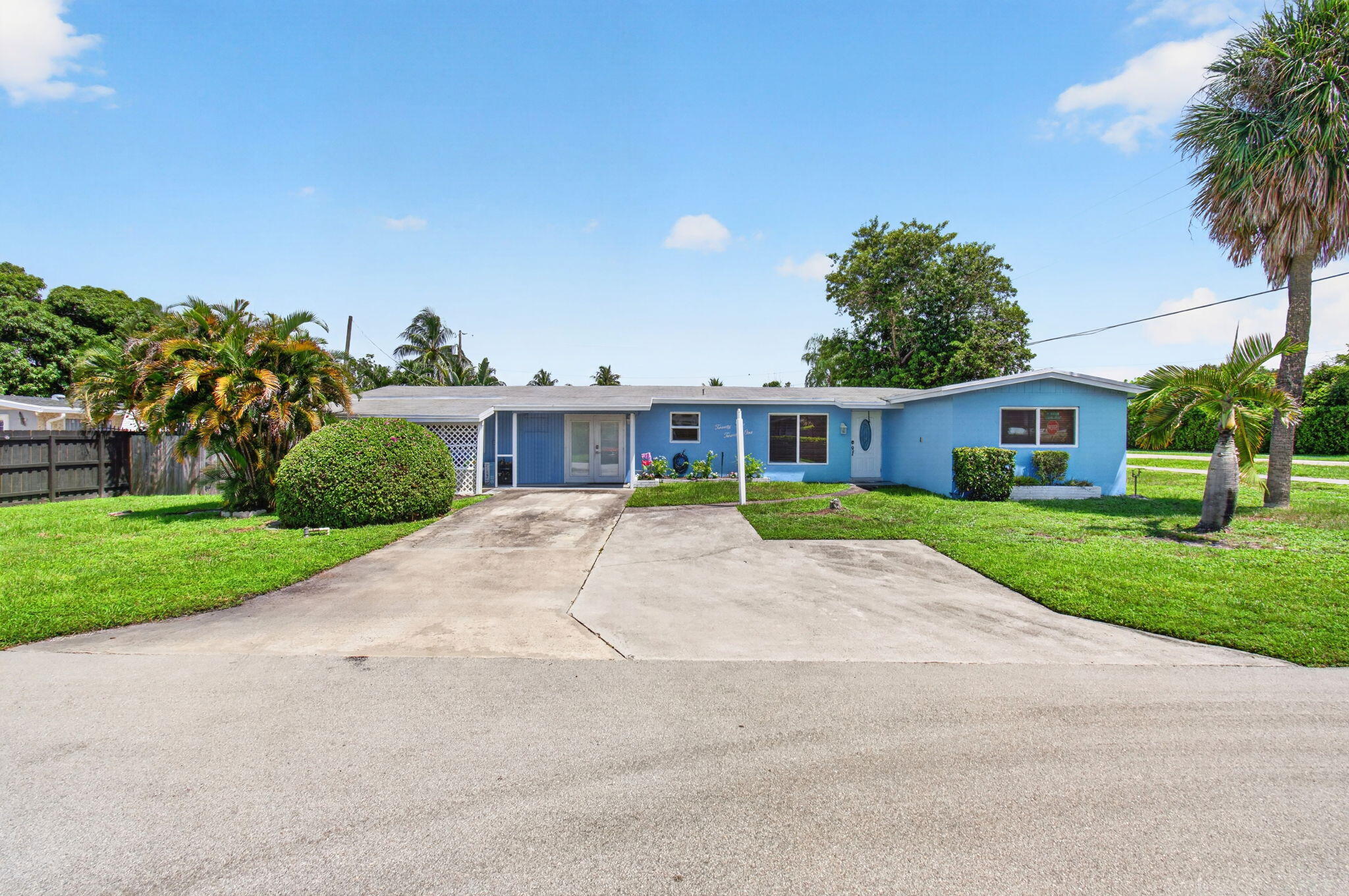 2521 Myrica Road Property Photo 1