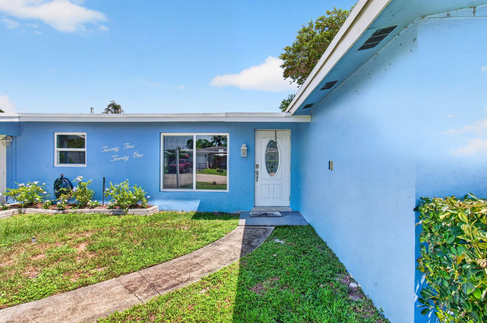 2521 Myrica Road Property Photo 1