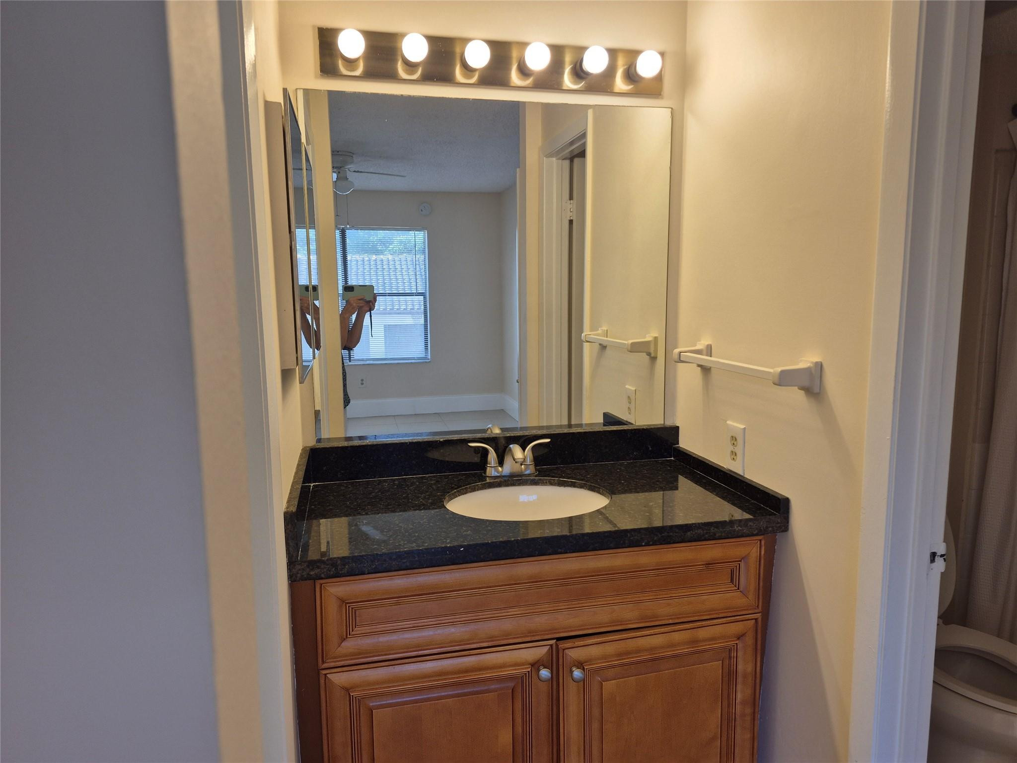 B26078429 Property Photo 6