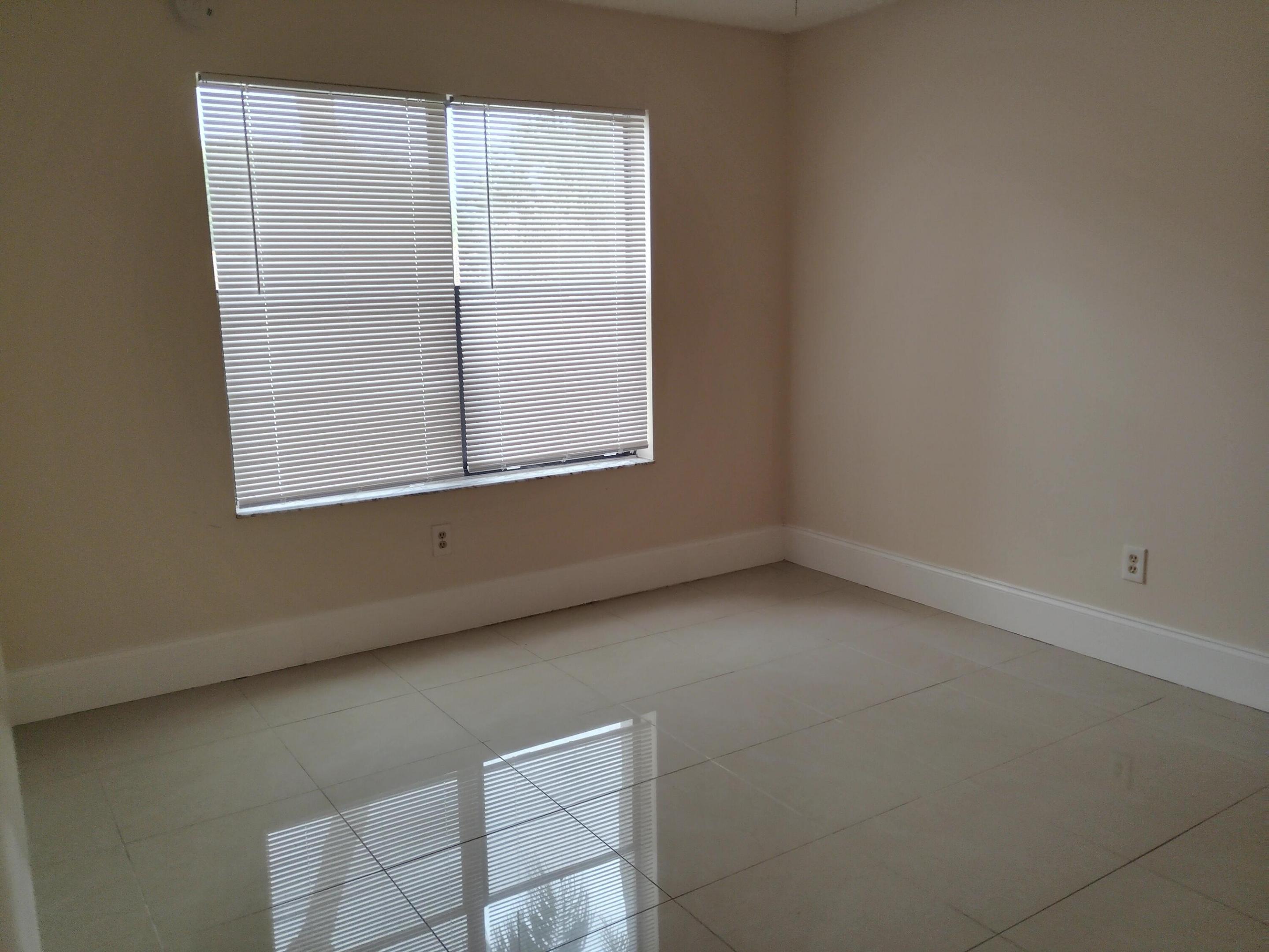 B26078429 Property Photo 12