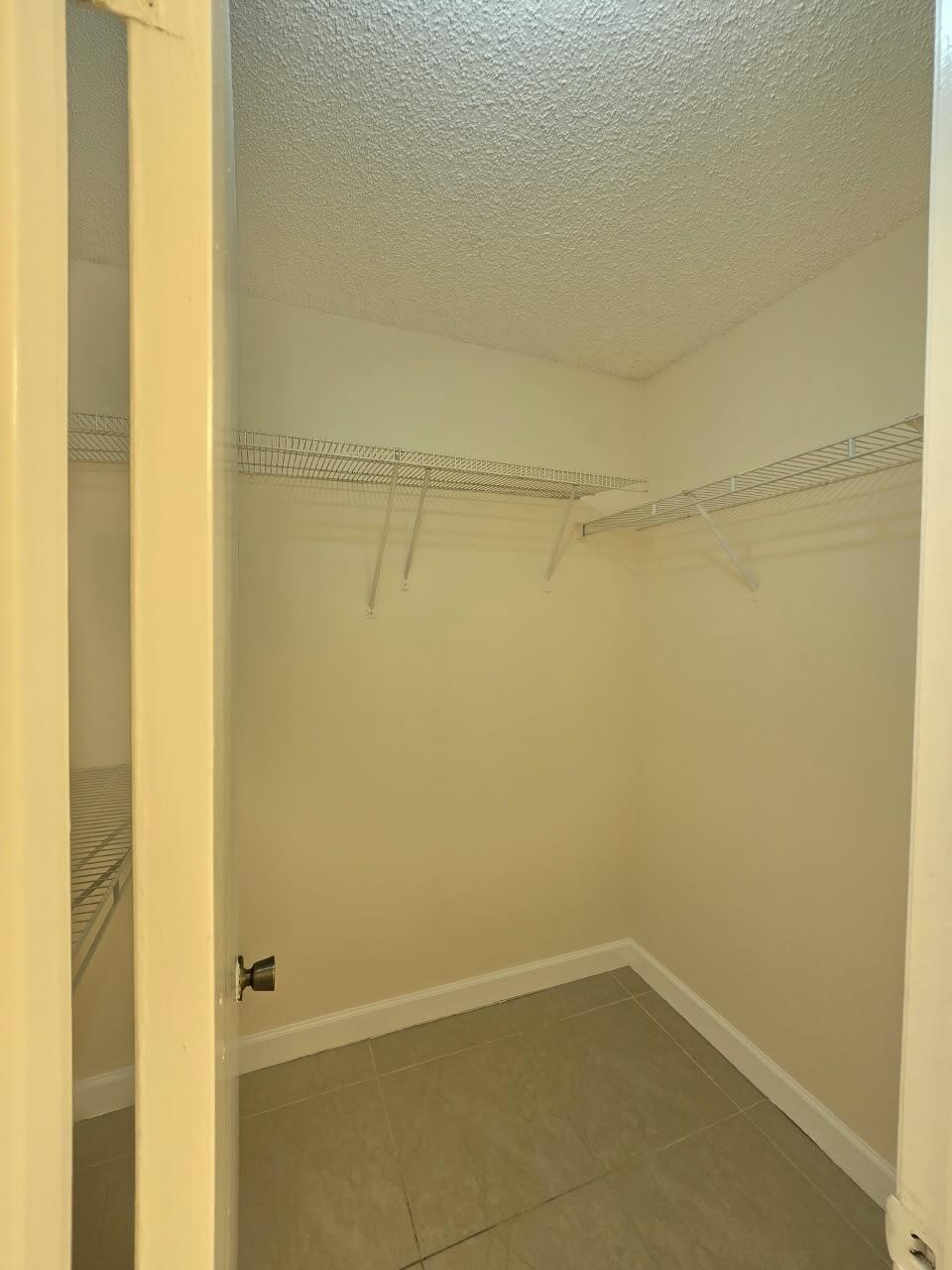 B26078429 Property Photo 12