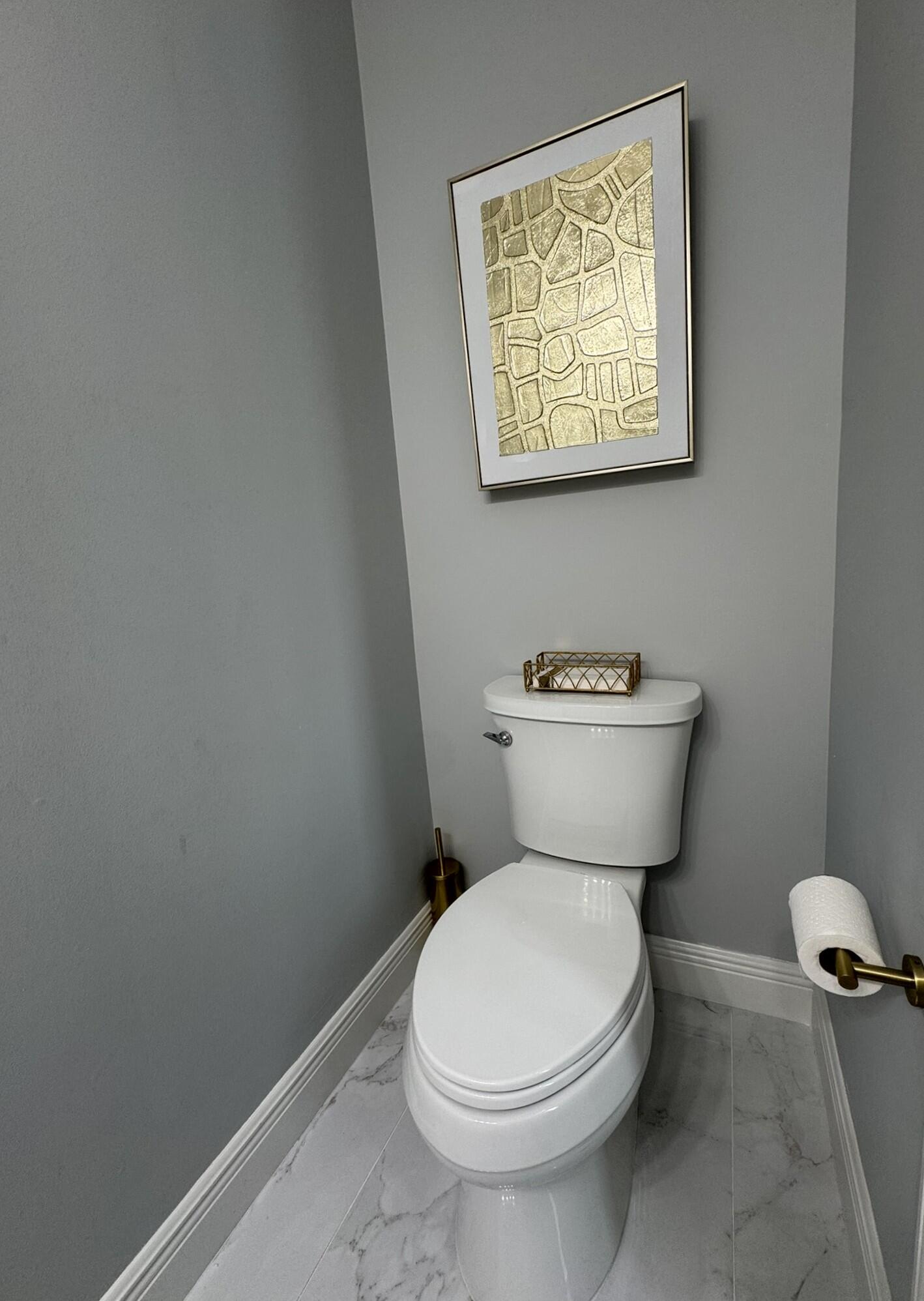 115 S Longport Circle D Property Photo 7