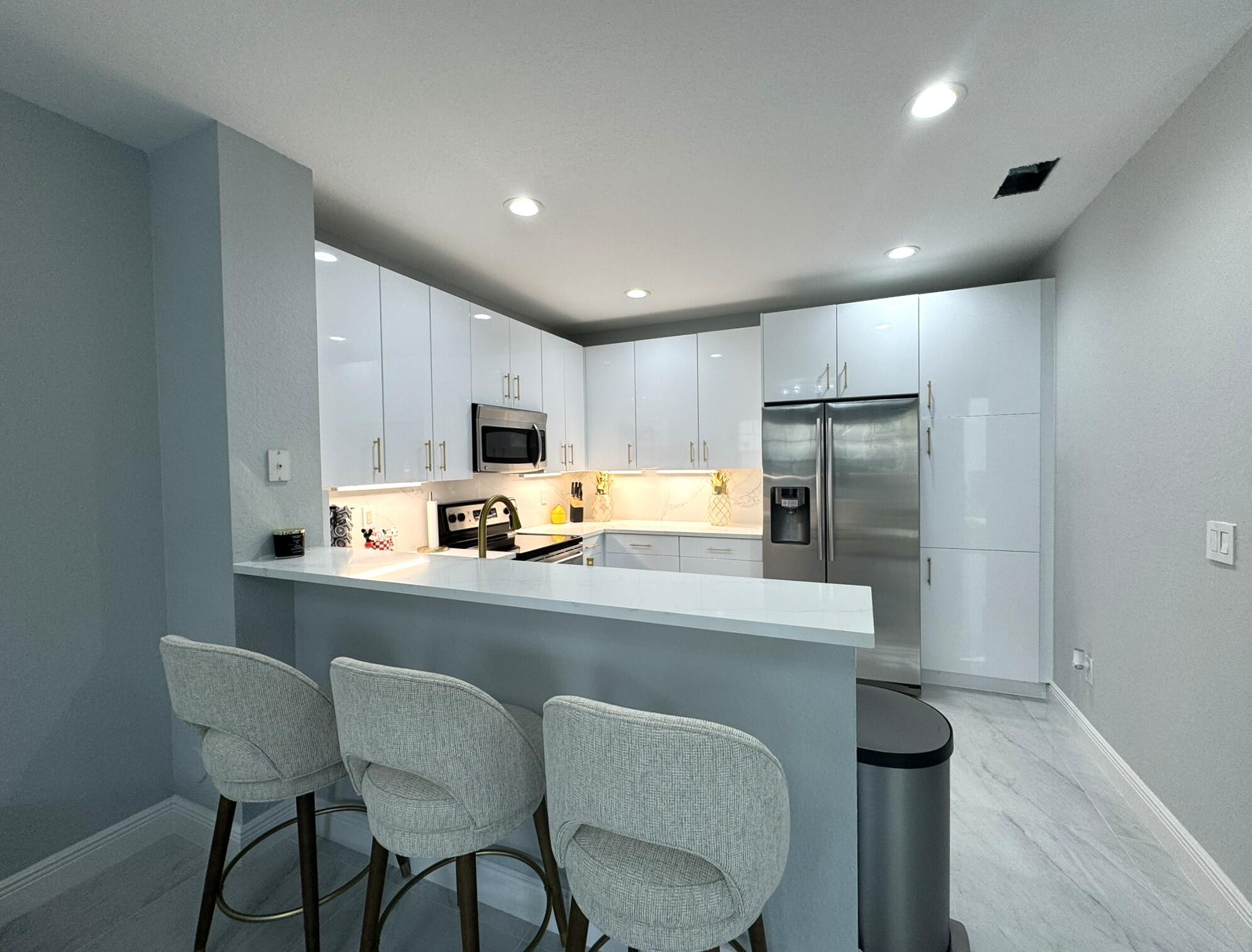 115 S Longport Circle D Property Photo 15