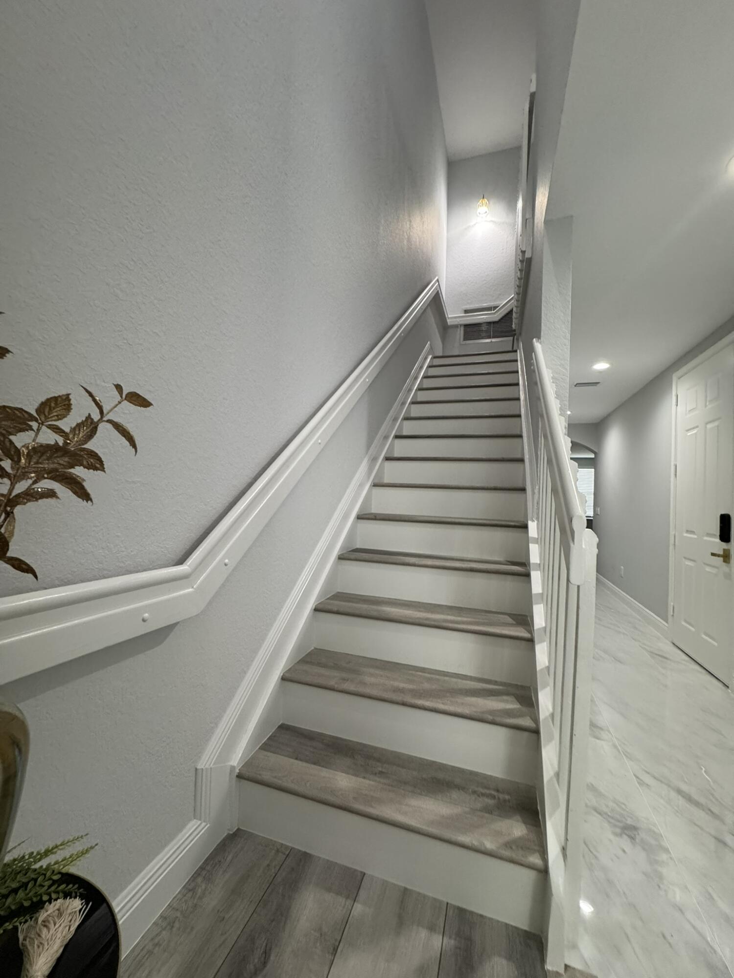 115 S Longport Circle D Property Photo 18