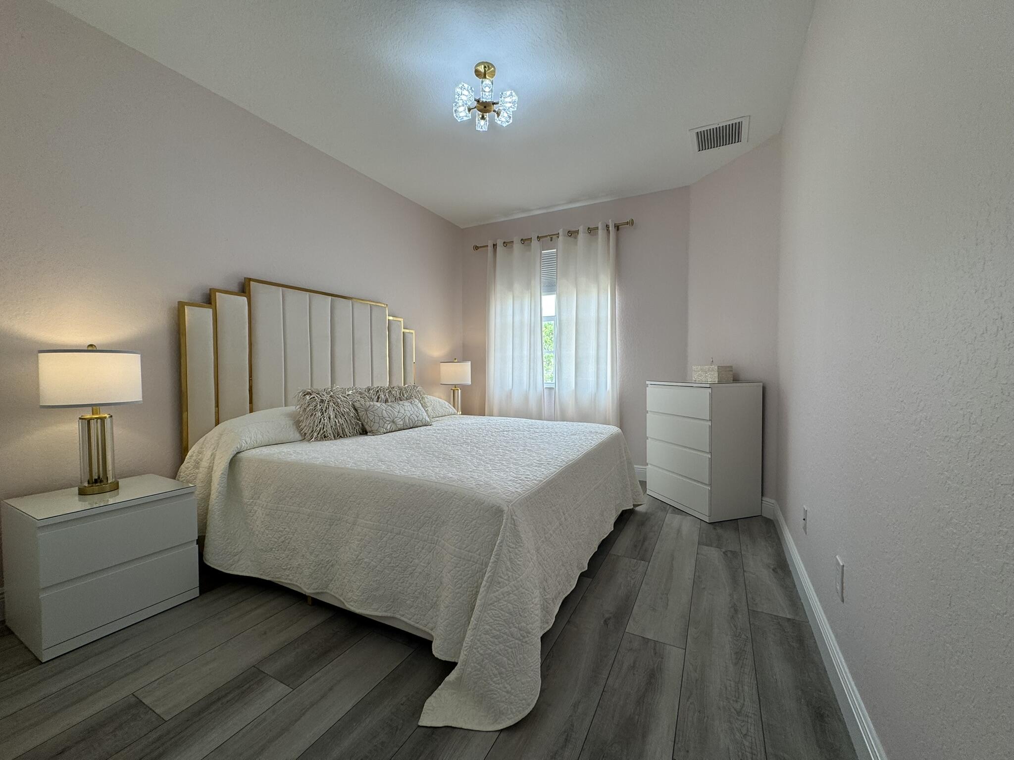 115 S Longport Circle D Property Photo 20