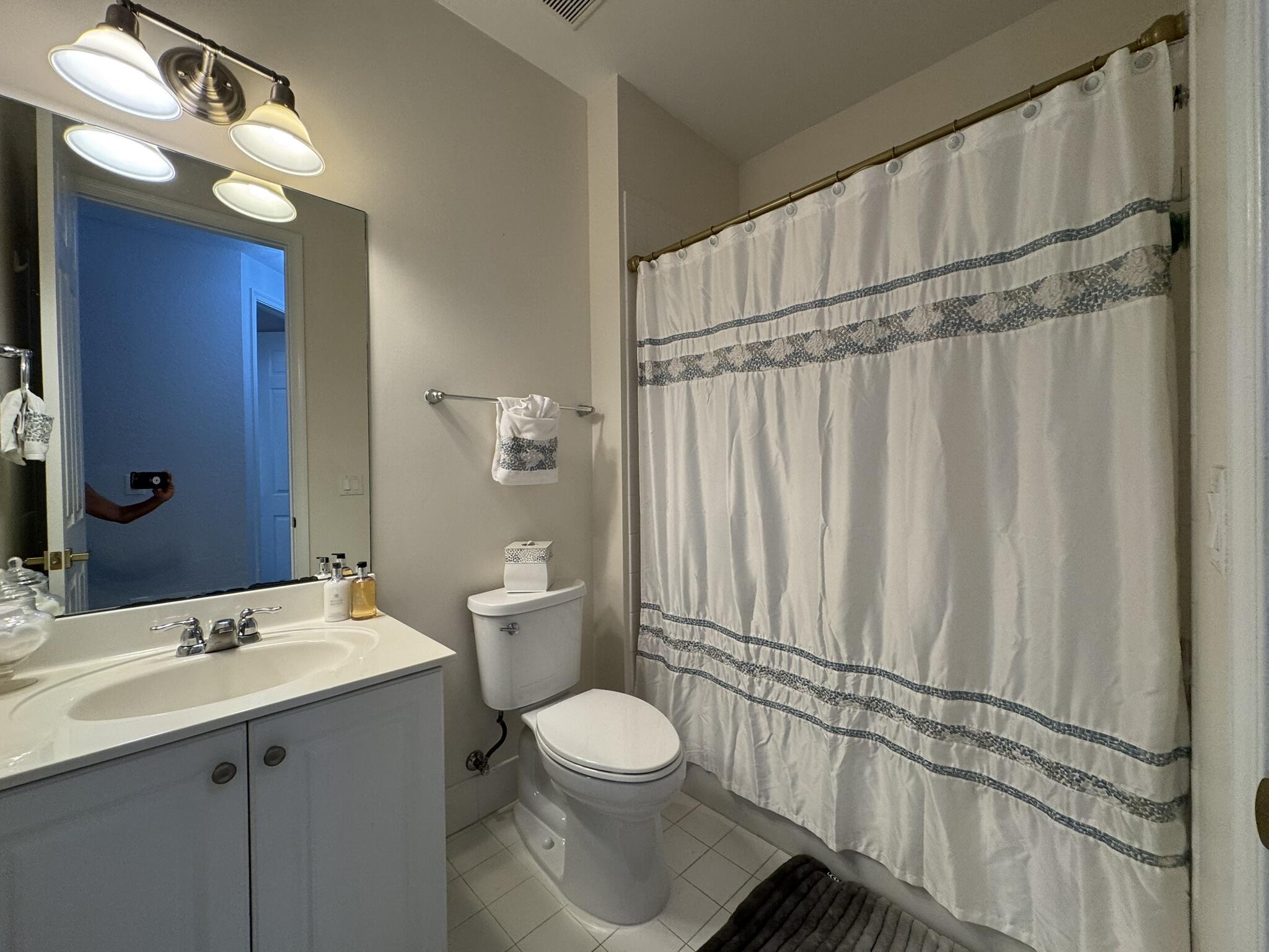 115 S Longport Circle D Property Photo 23