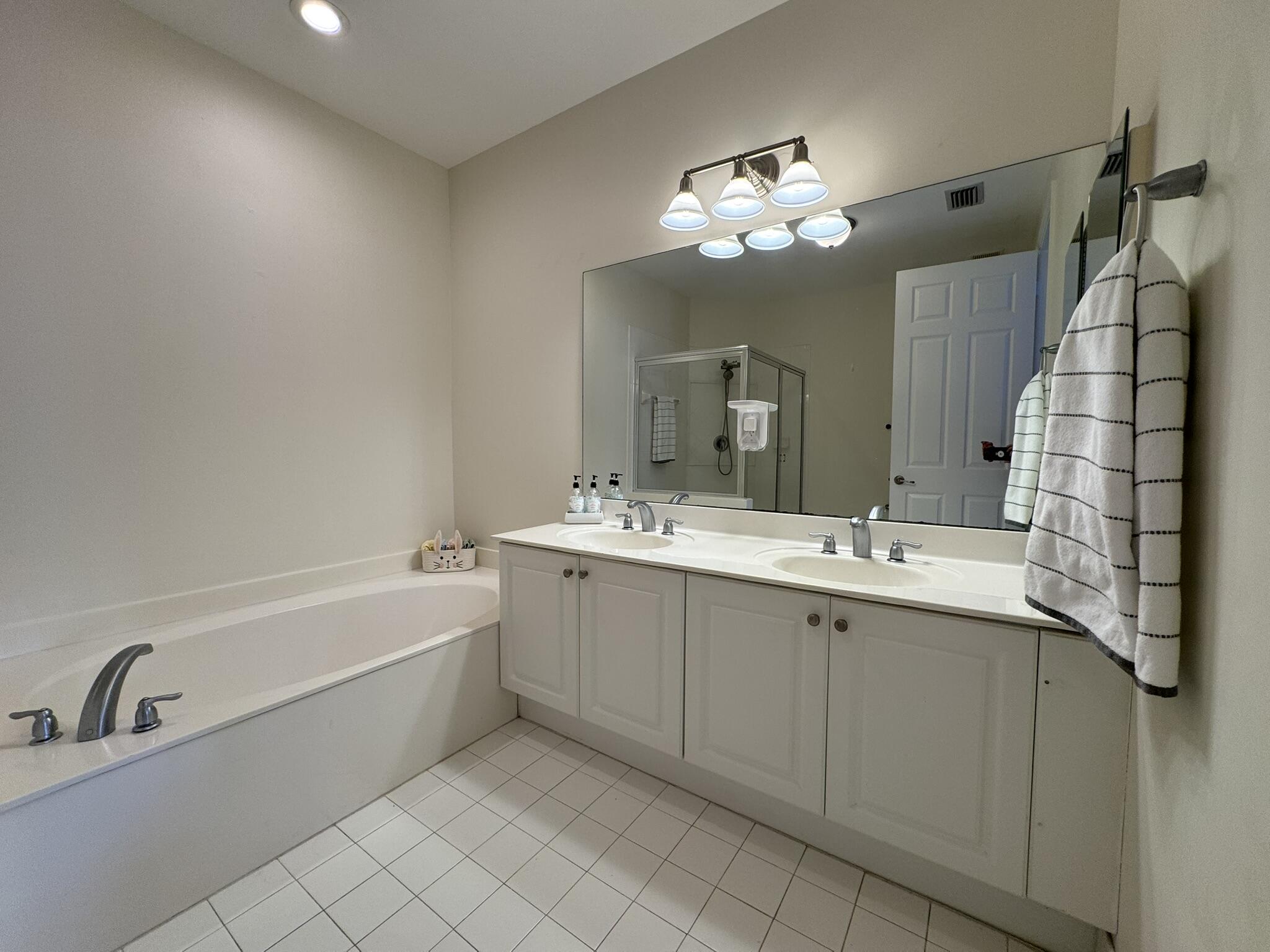 115 S Longport Circle D Property Photo 26