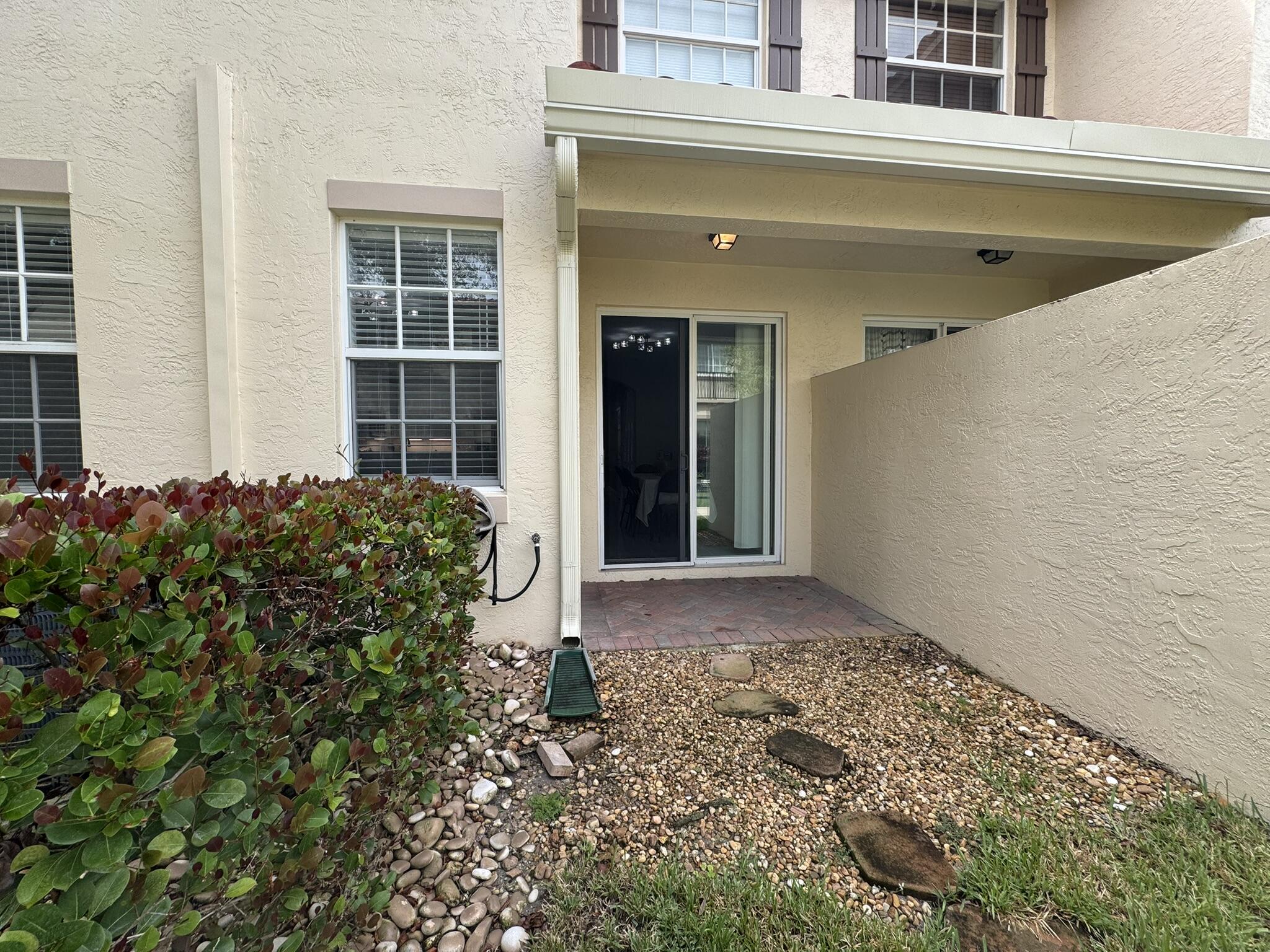 115 S Longport Circle D Property Photo 29
