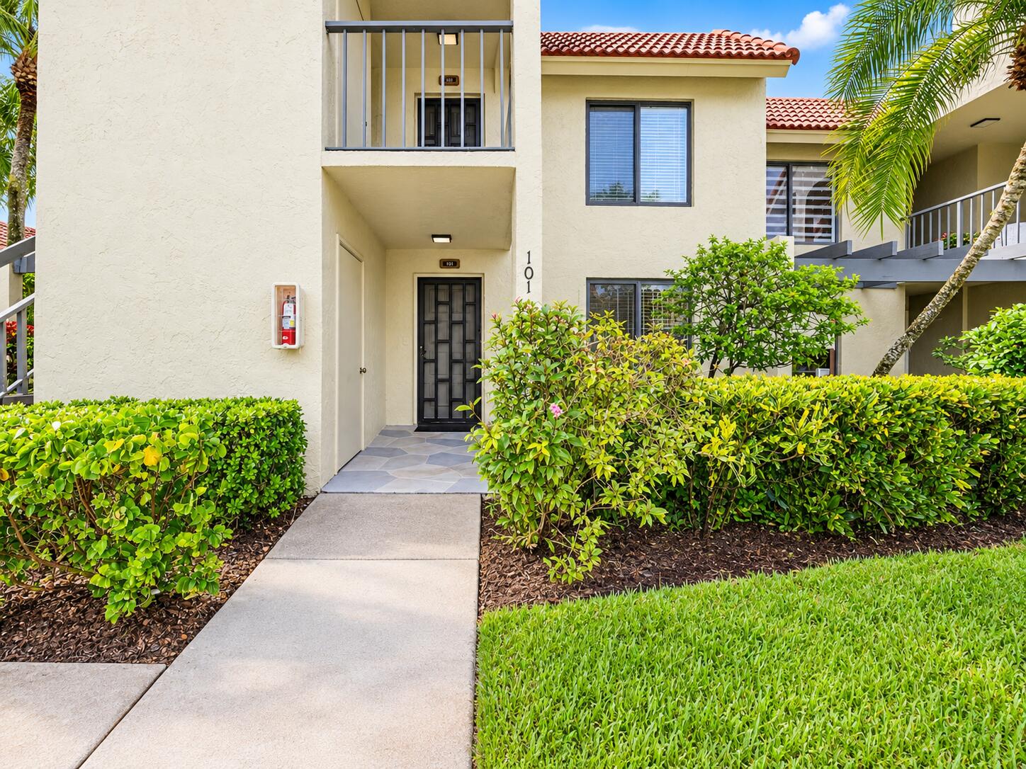 5640 Fairway Park Drive 101 Property Photo 1