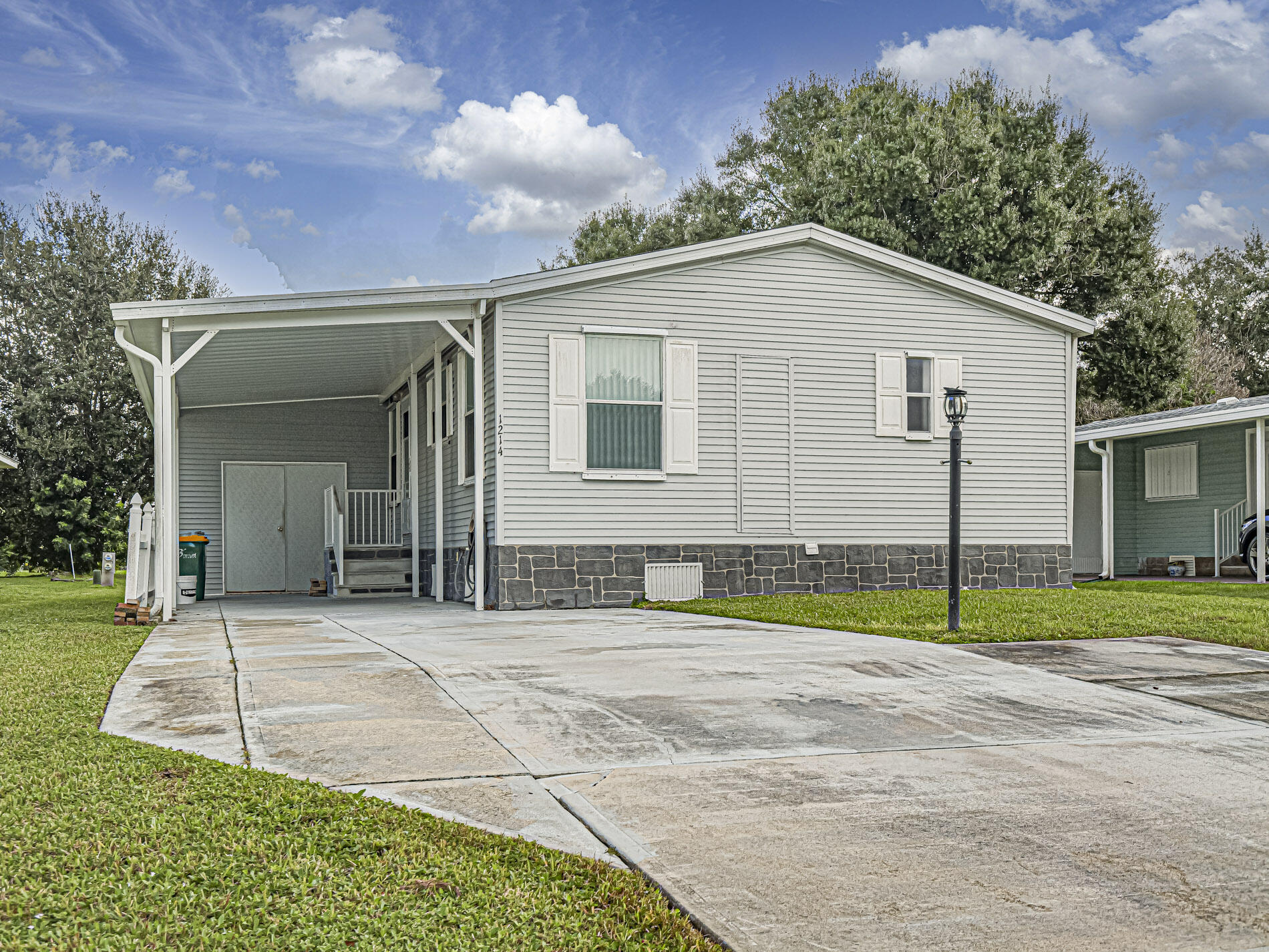 1214 Iriquois Drive Property Photo 1
