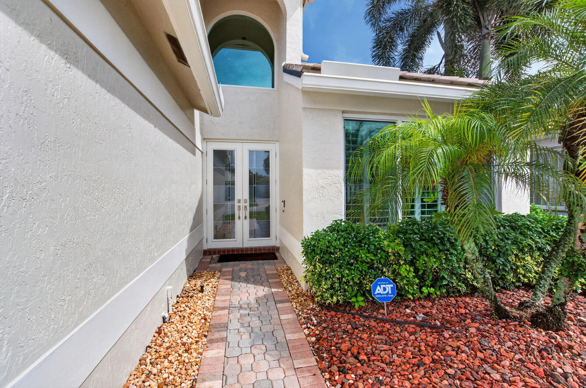 7581 Doubleton Drive Property Photo 4