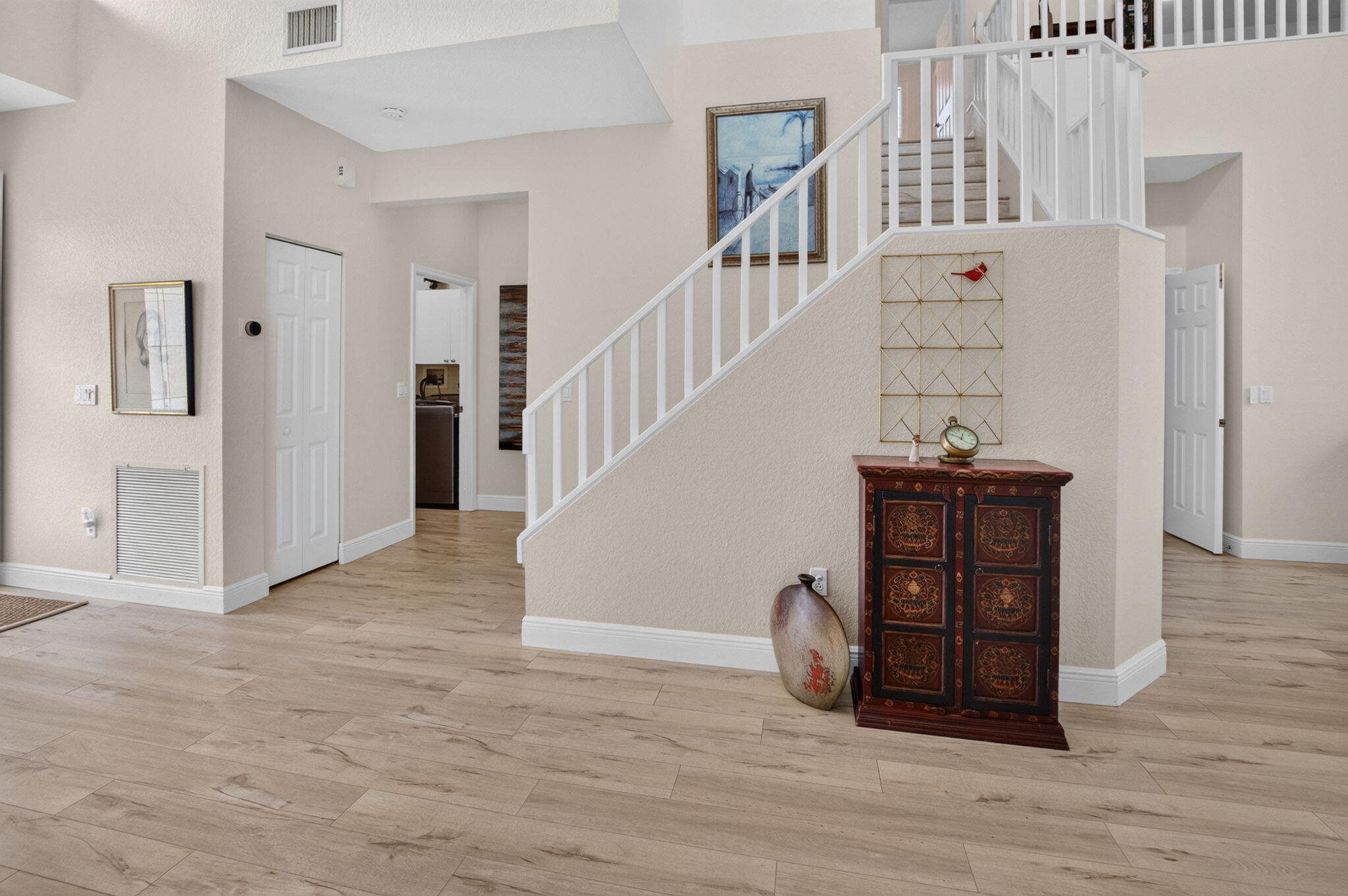 7581 Doubleton Drive Property Photo 15