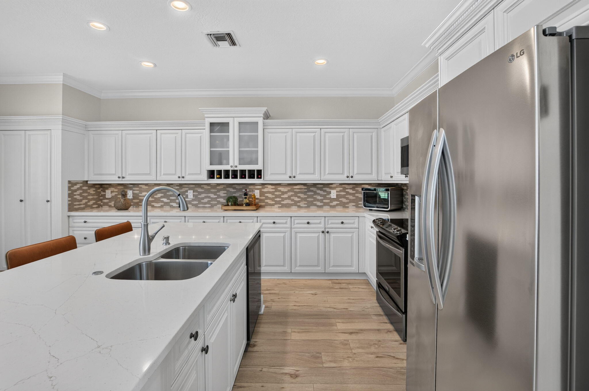7581 Doubleton Drive Property Photo 19