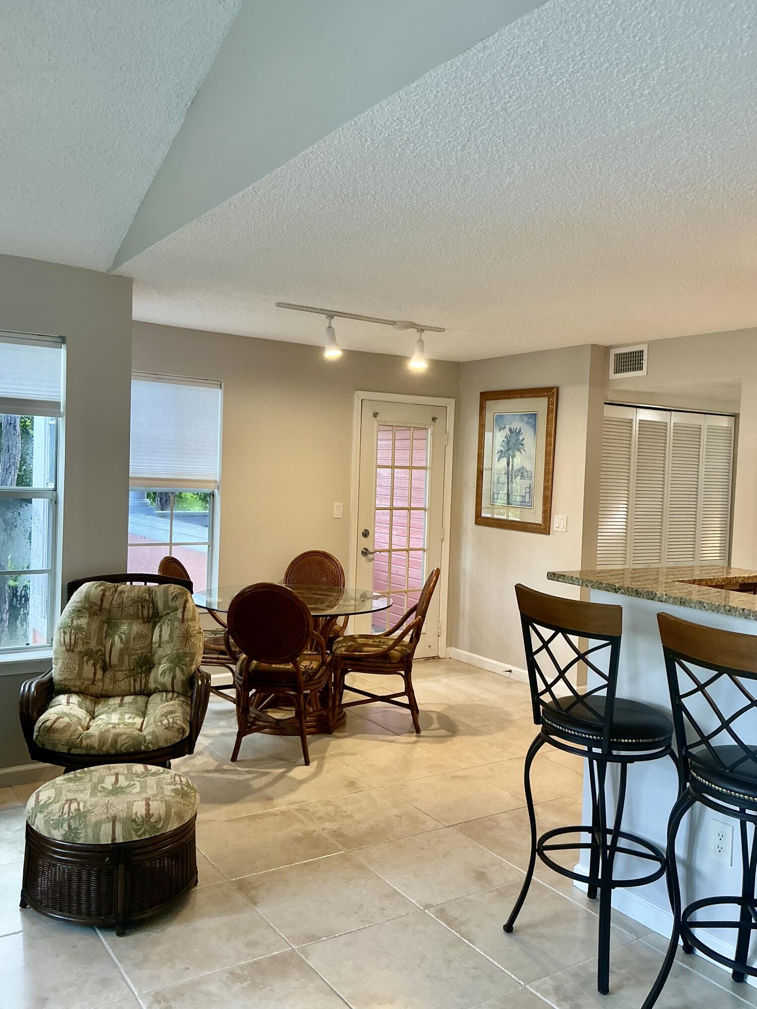 1125 Crystal Way B Property Photo 11
