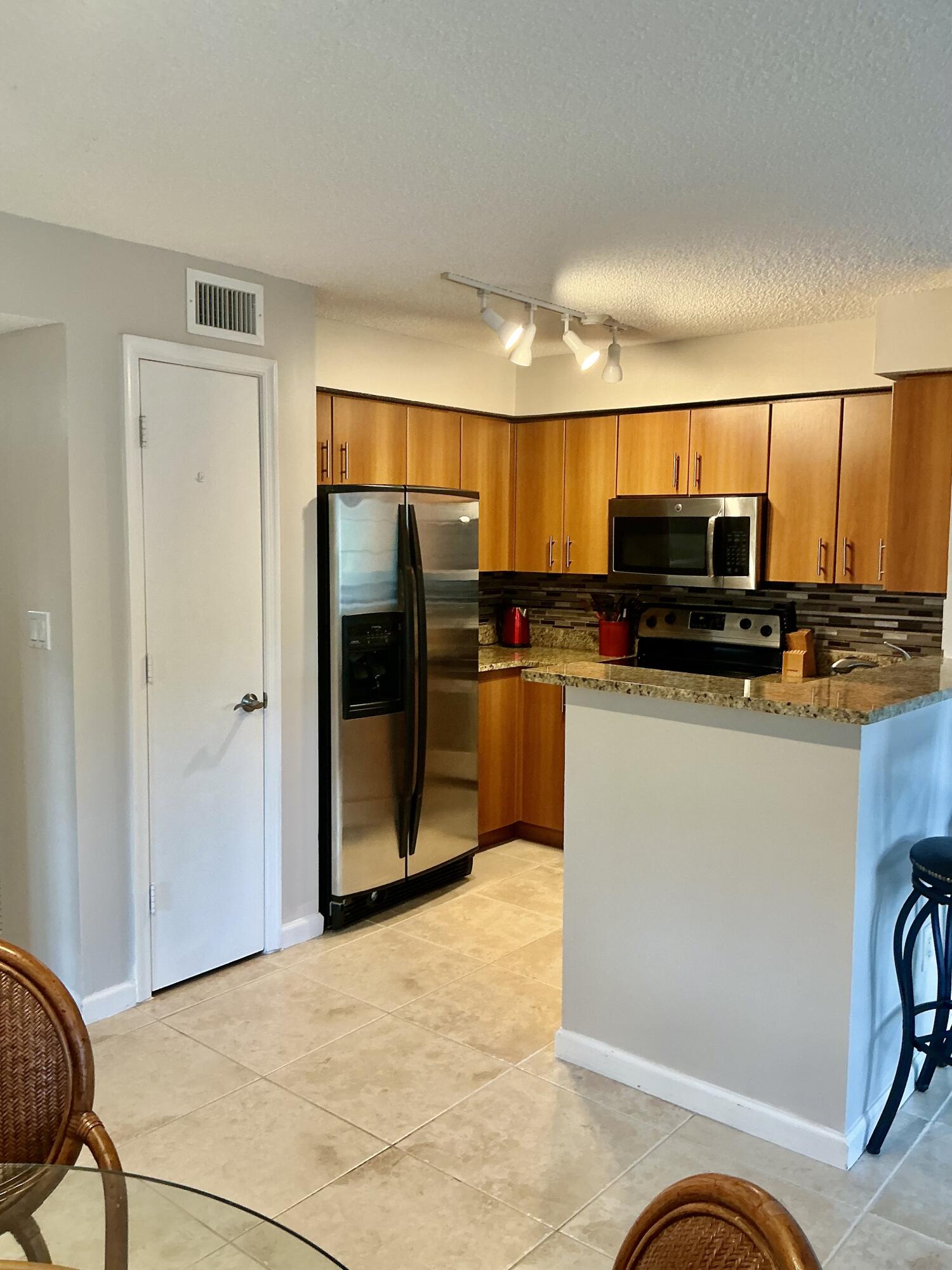1125 Crystal Way B Property Photo 15