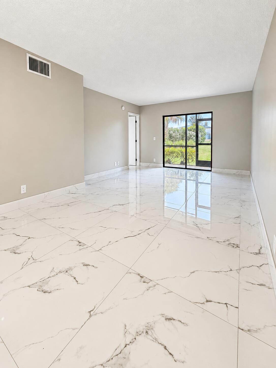 7101 Golf Colony Court 101 Property Photo 2