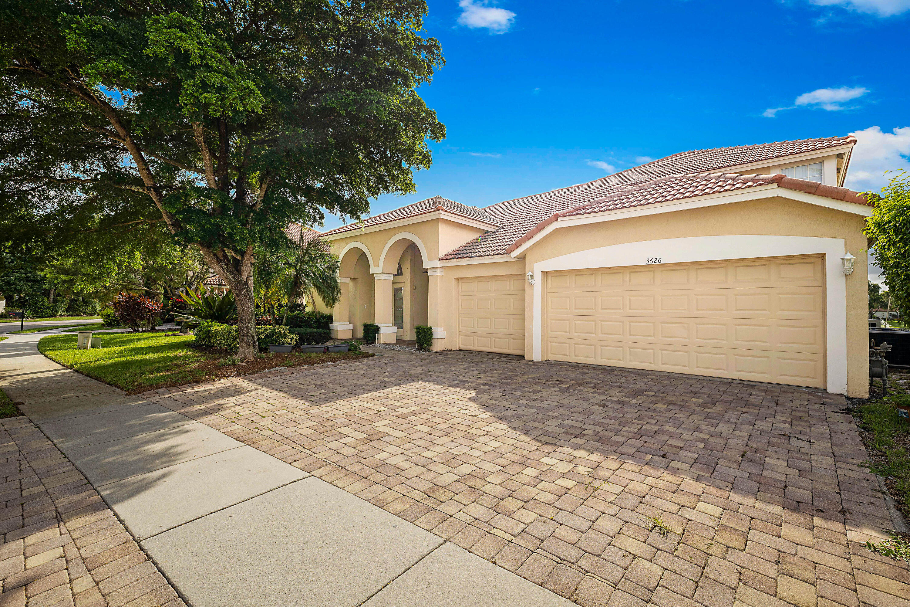 3626 E Hamilton Key Property Photo 3