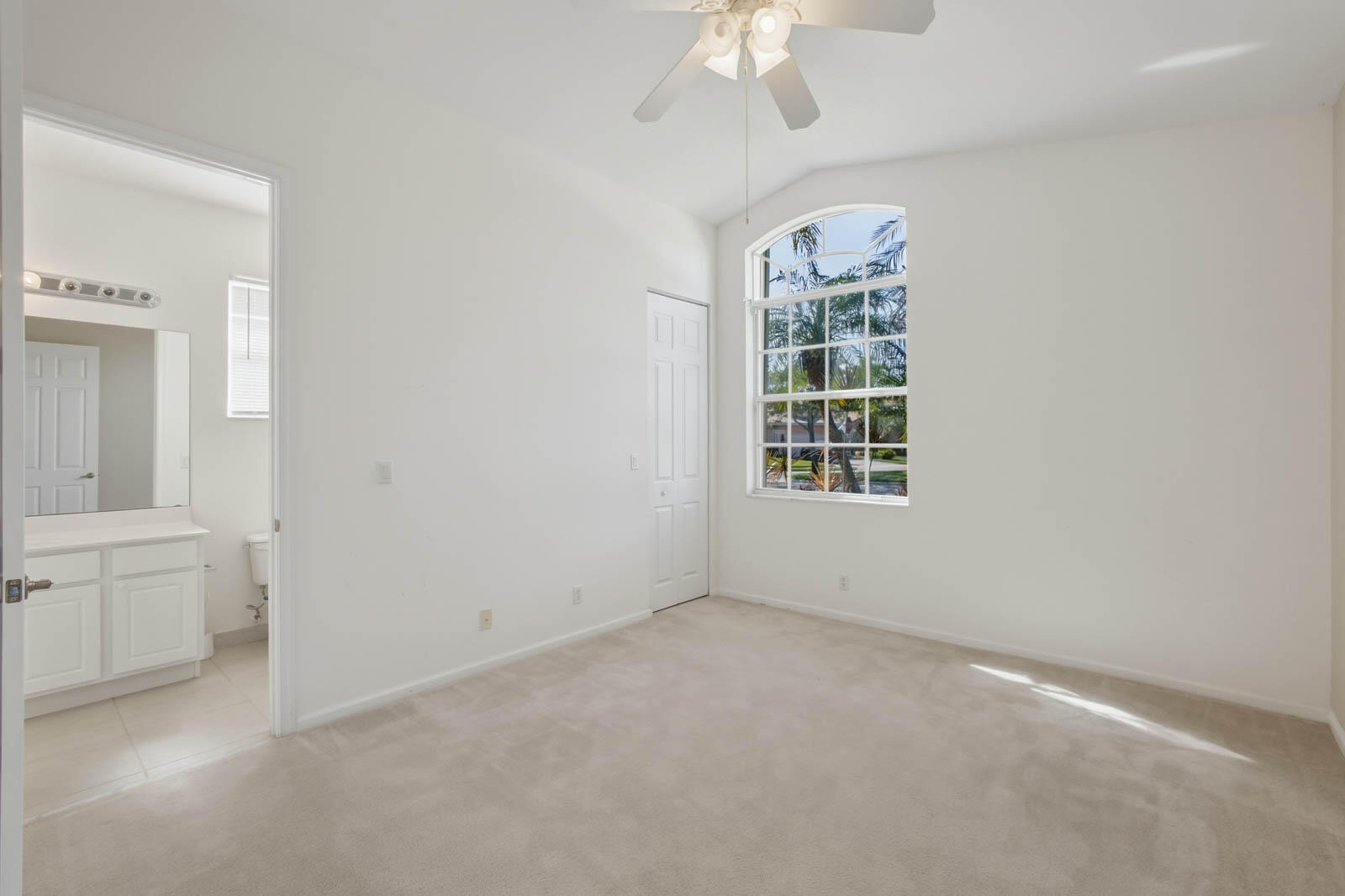 1251 Se Illusion Isle Way Property Photo 32
