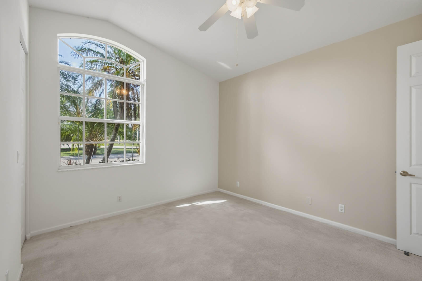 1251 Se Illusion Isle Way Property Photo 33